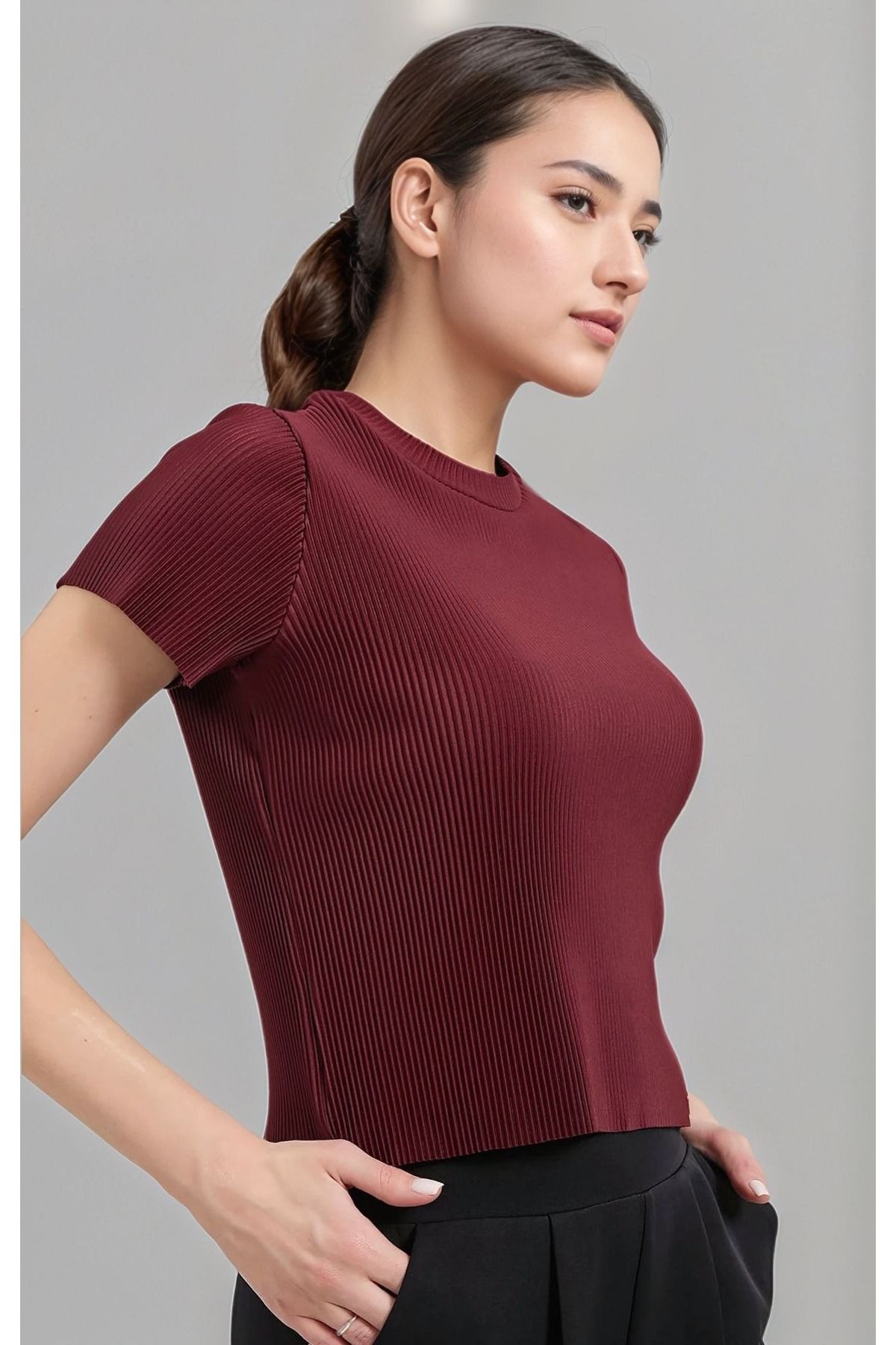 VNYA collection PİLİSELİ KISA KOL KADIN BLUZ