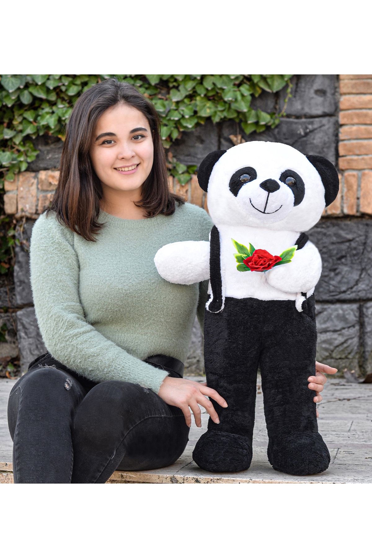Özgüner Oyuncak Ayakta Duran Siyah Tulumlu Panda Peluş Hayvan