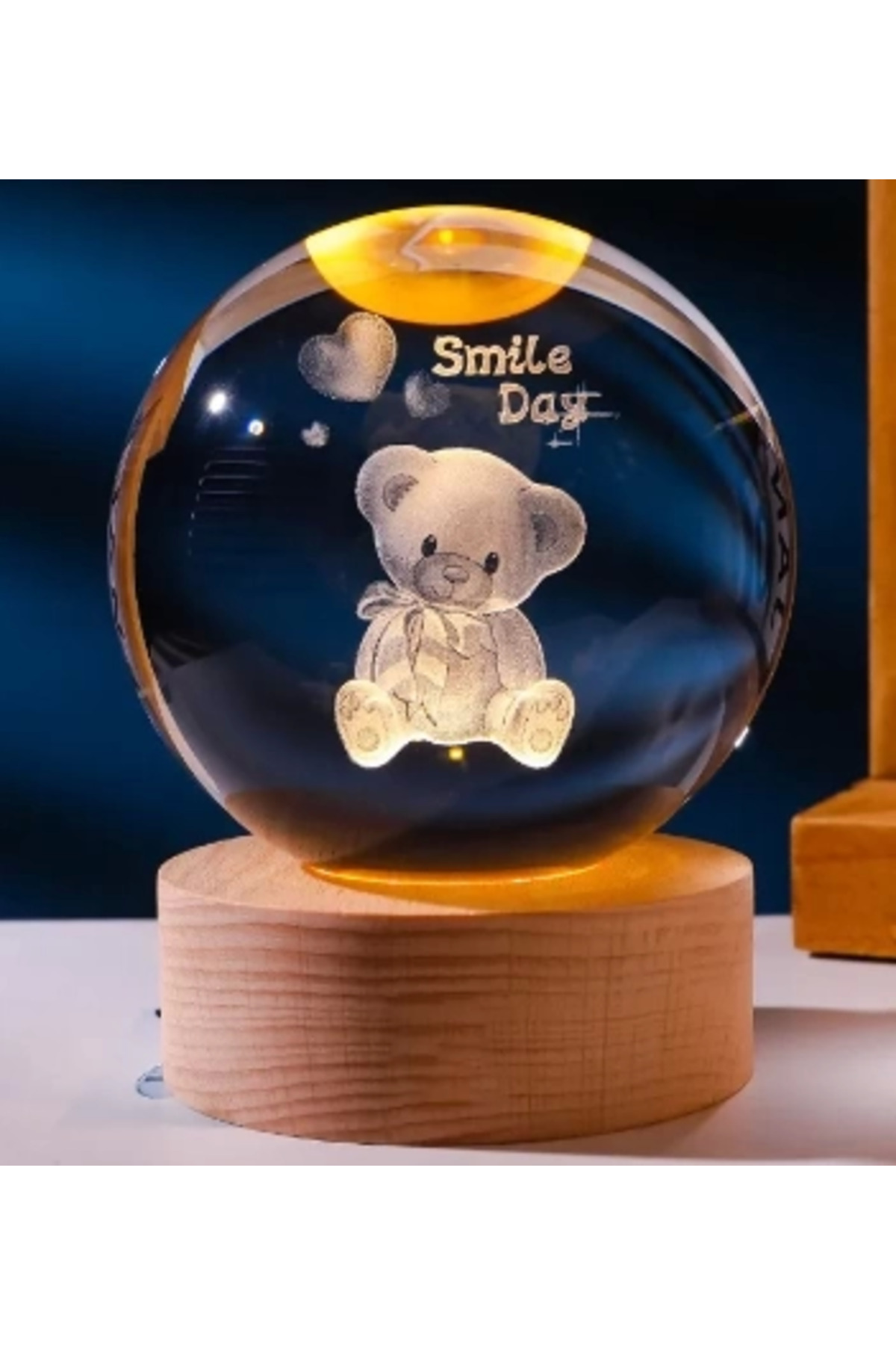 Epilons Dekoratif Ayıcık Tasarımlı Ahşap Altlıklı Işıklı Cam Küre Büyük Boy Cam:8Cm Ahşap:2Cm