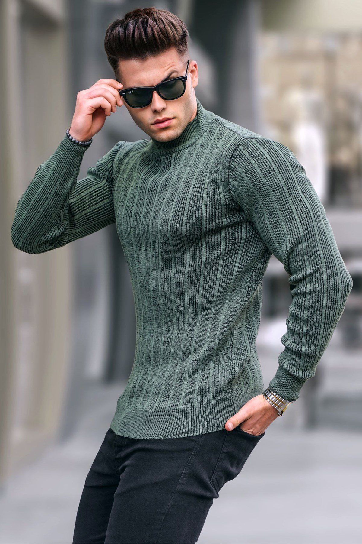 Madmext-Sweter z dzianiny z półgolfem w kolorze benzyny zielonej 5761 1