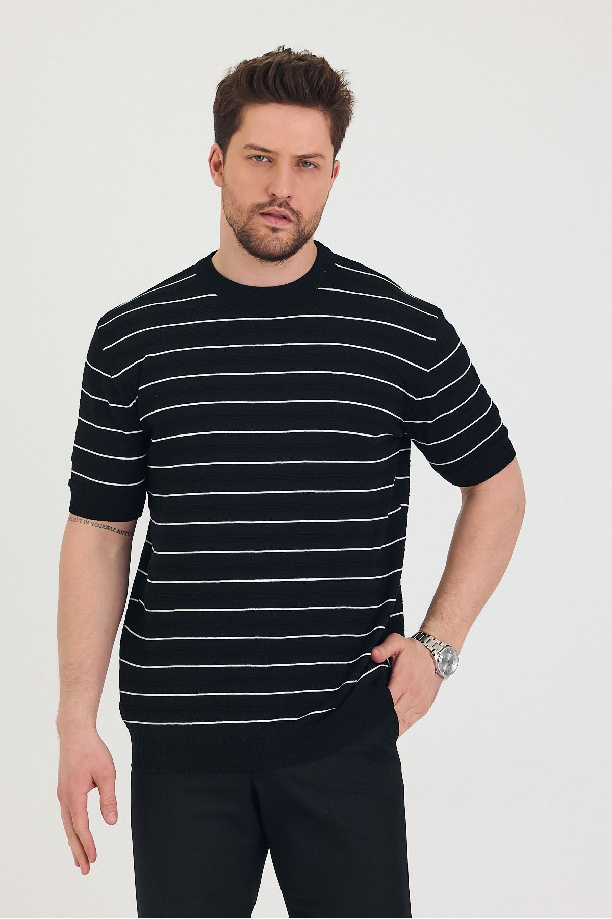 Tarz Cool-Tricou subțire pentru bărbați, cu mânecă scurtă, cu decolteu și detaliu 6