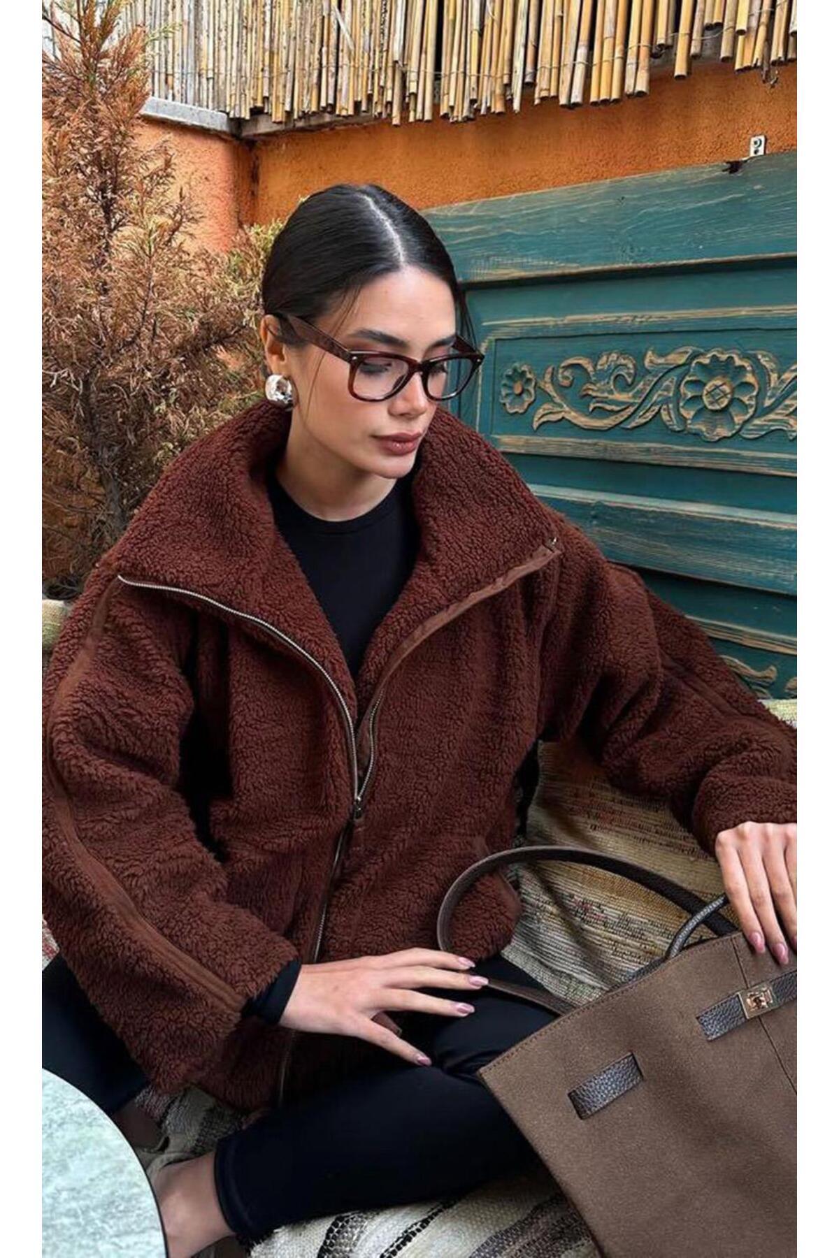 Madmext Acı Kahverengi Dik Yakalı Cepli Peluş Mont MG1966 görsel 4