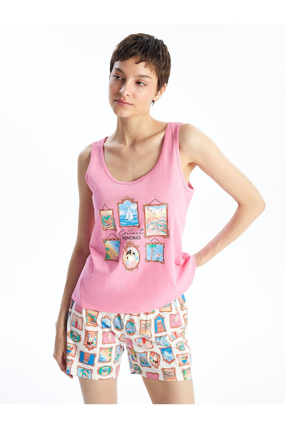 LC Waikiki Bisiklet Yaka Baskılı Kadın Şortlu Pijama Takımı