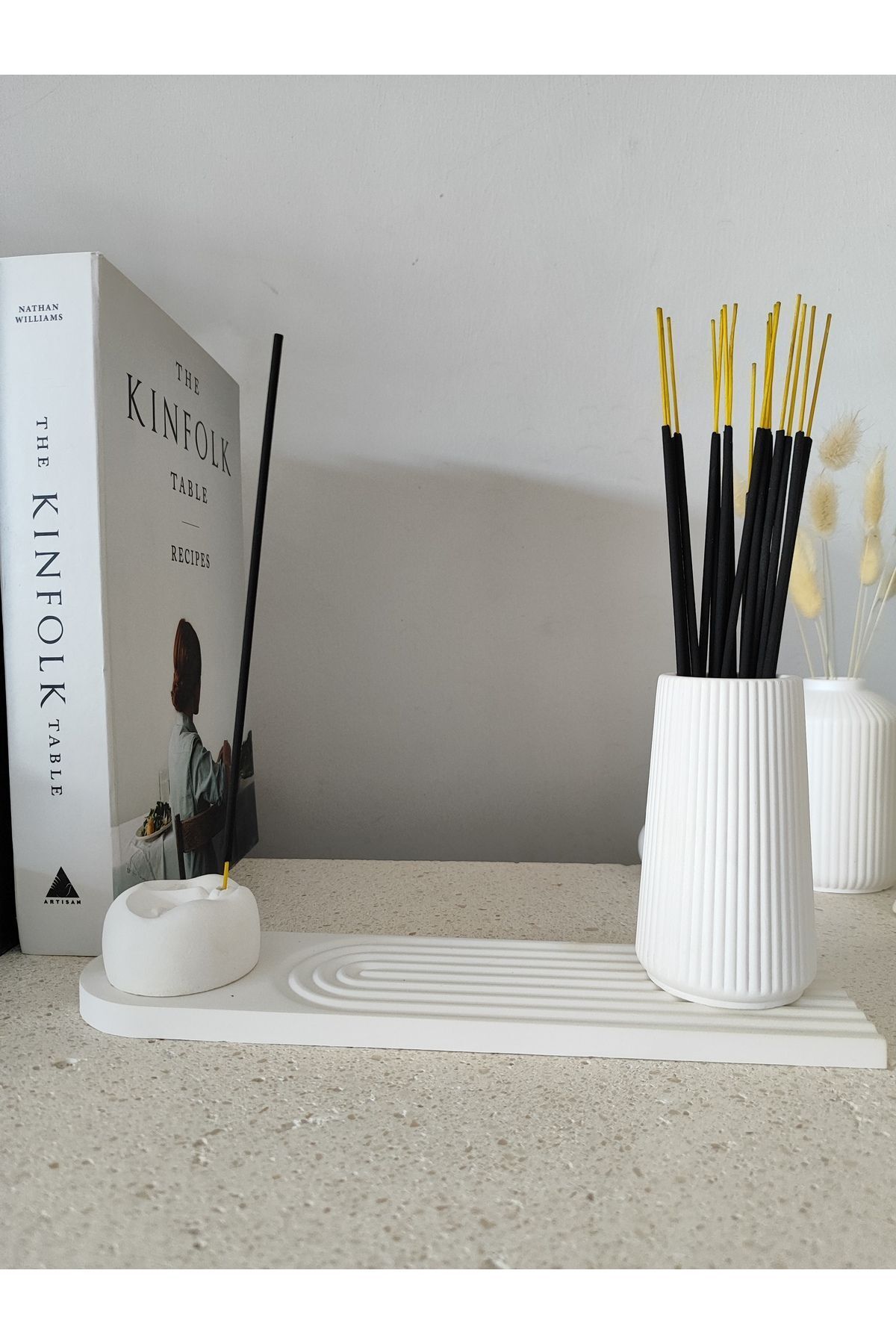 Minima Art Studio Dekoratif Yüz Detaylı Tütsülük Ve Tütsü Çubukları için saklama vazosu set