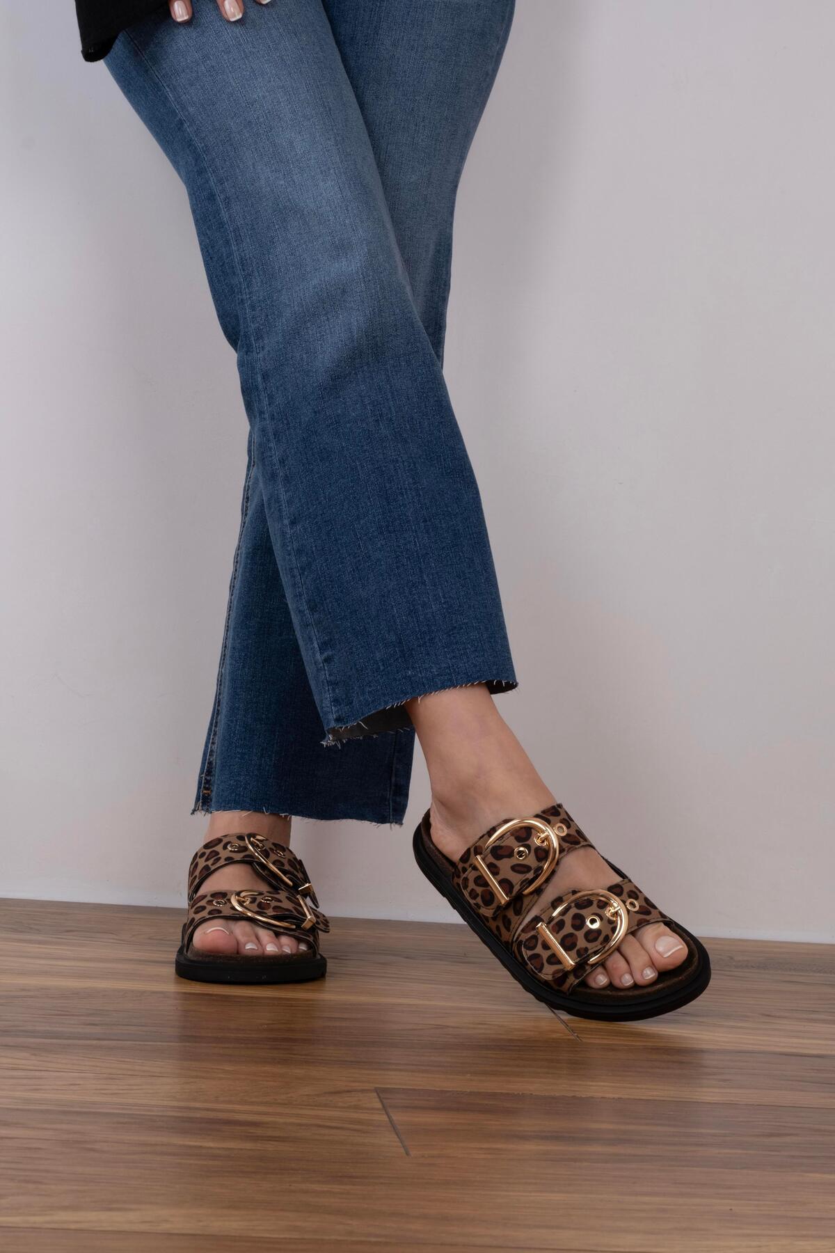 sovrana-Two Belt Slippers Leopard 5