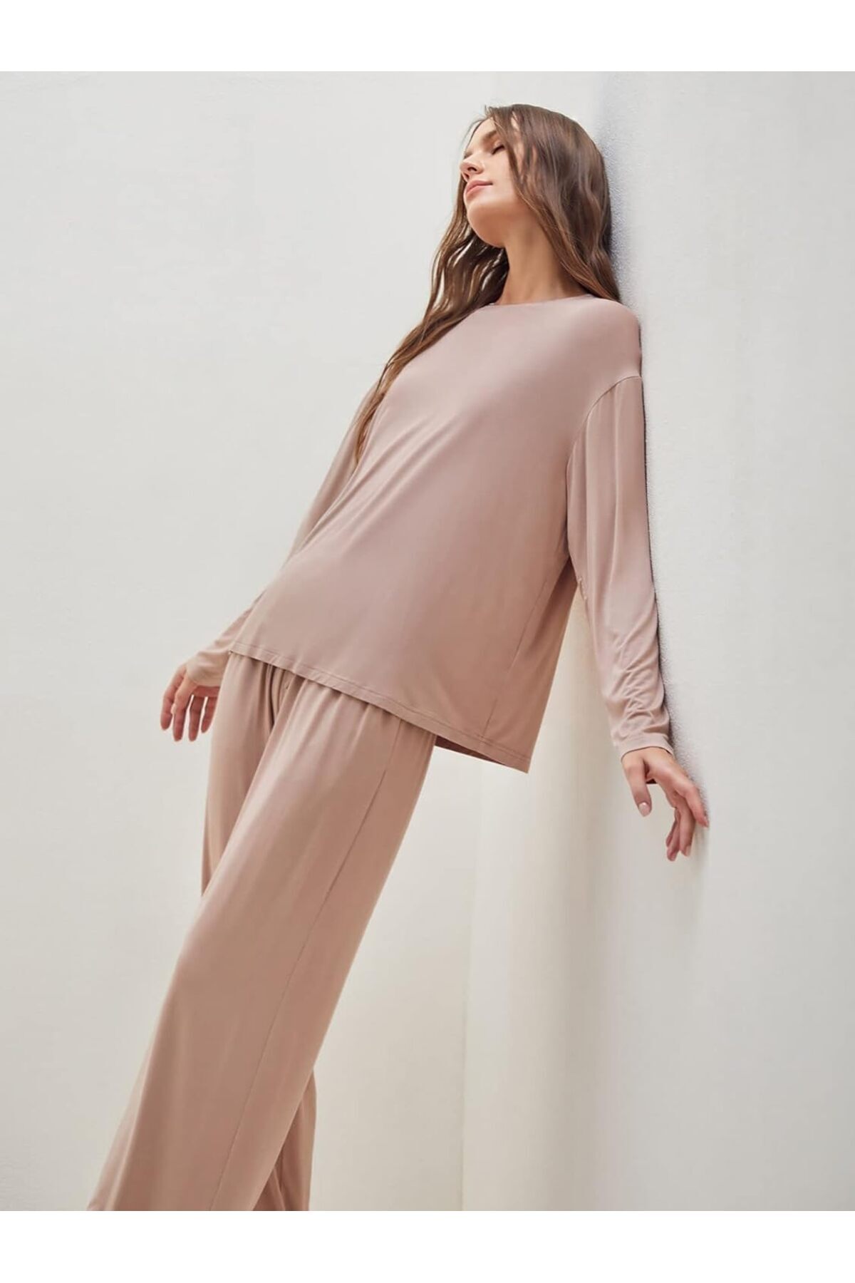 طقم بيجامة منزلية فضفاض من الفيسكوز، مكون من قطعتين - تيشيرت وبنطال من BUNCA - لون وردي باهت