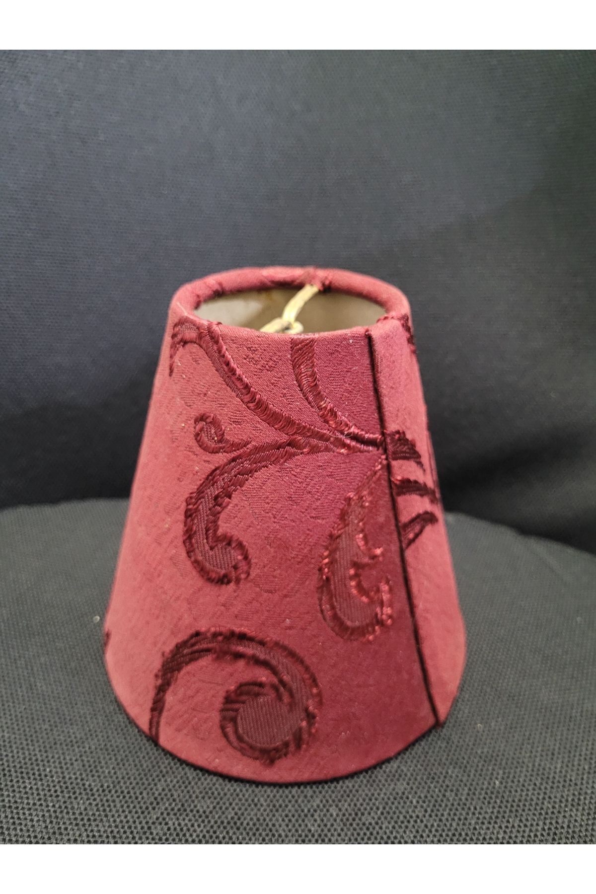 teknotrust Aplik Lamba Şapkası 12cm Yükseklik 12,5cm Çap Kumaş Bordo İşleme Desenli 1 Adet