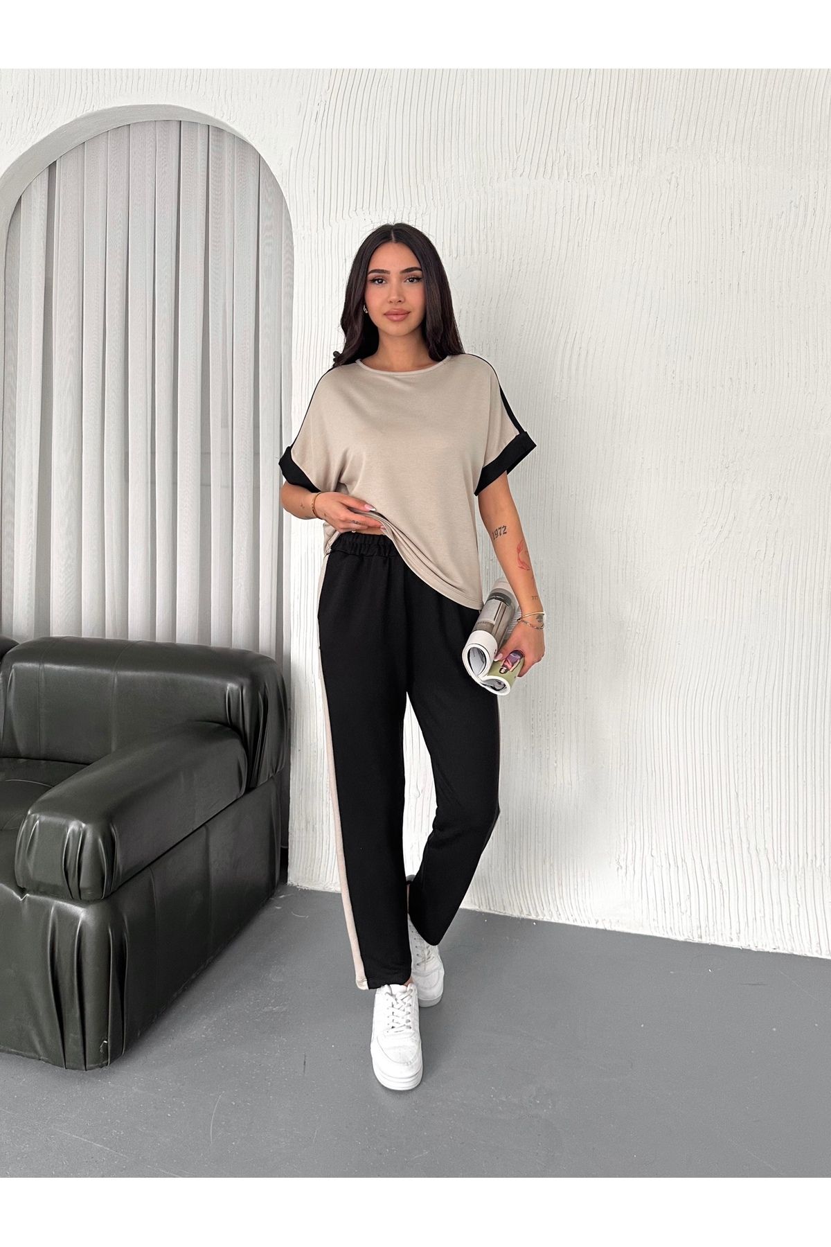 02Lady Fashion-Garnish Soft Texture Modal Fabric Tracksuit Set 3