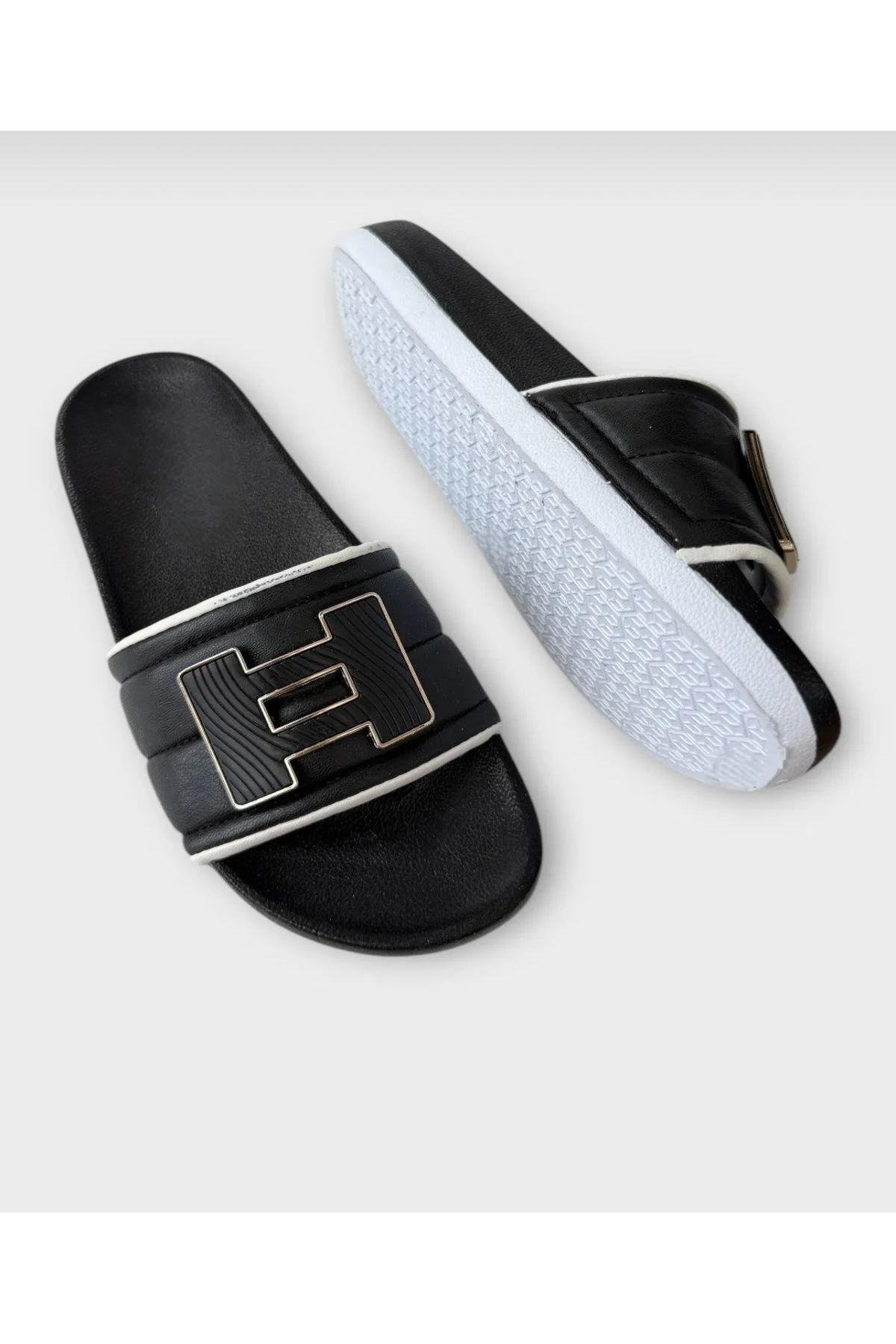 Lion-Stylish Slippers with Daily Rhinestones 3