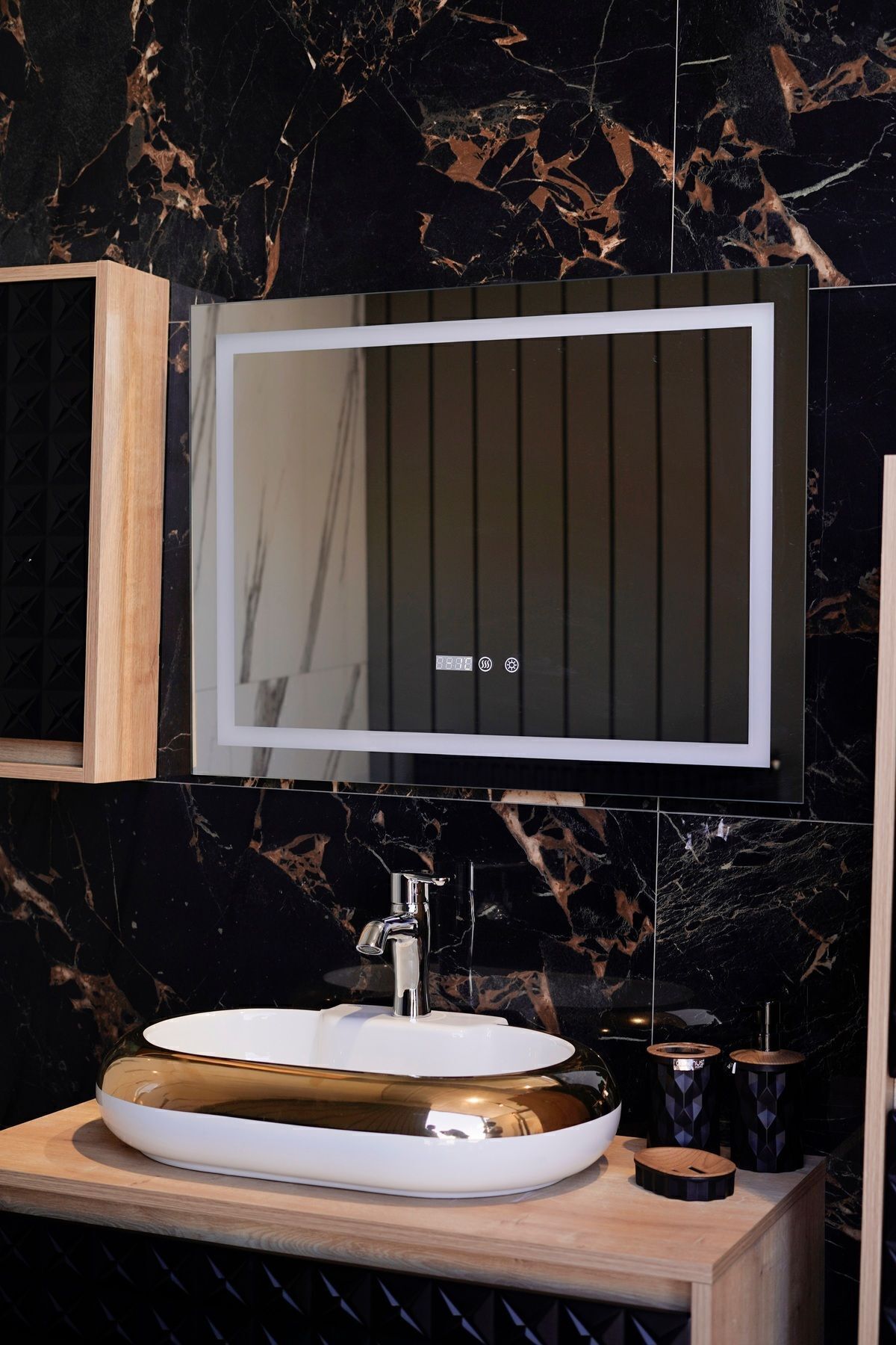 Avend Dokunmatik Akıllı Buhar Tutmayan 3 Renk Ledli Banyo Aynası Dekoratif Duvar Ofis Lavabo Aynası 60x80