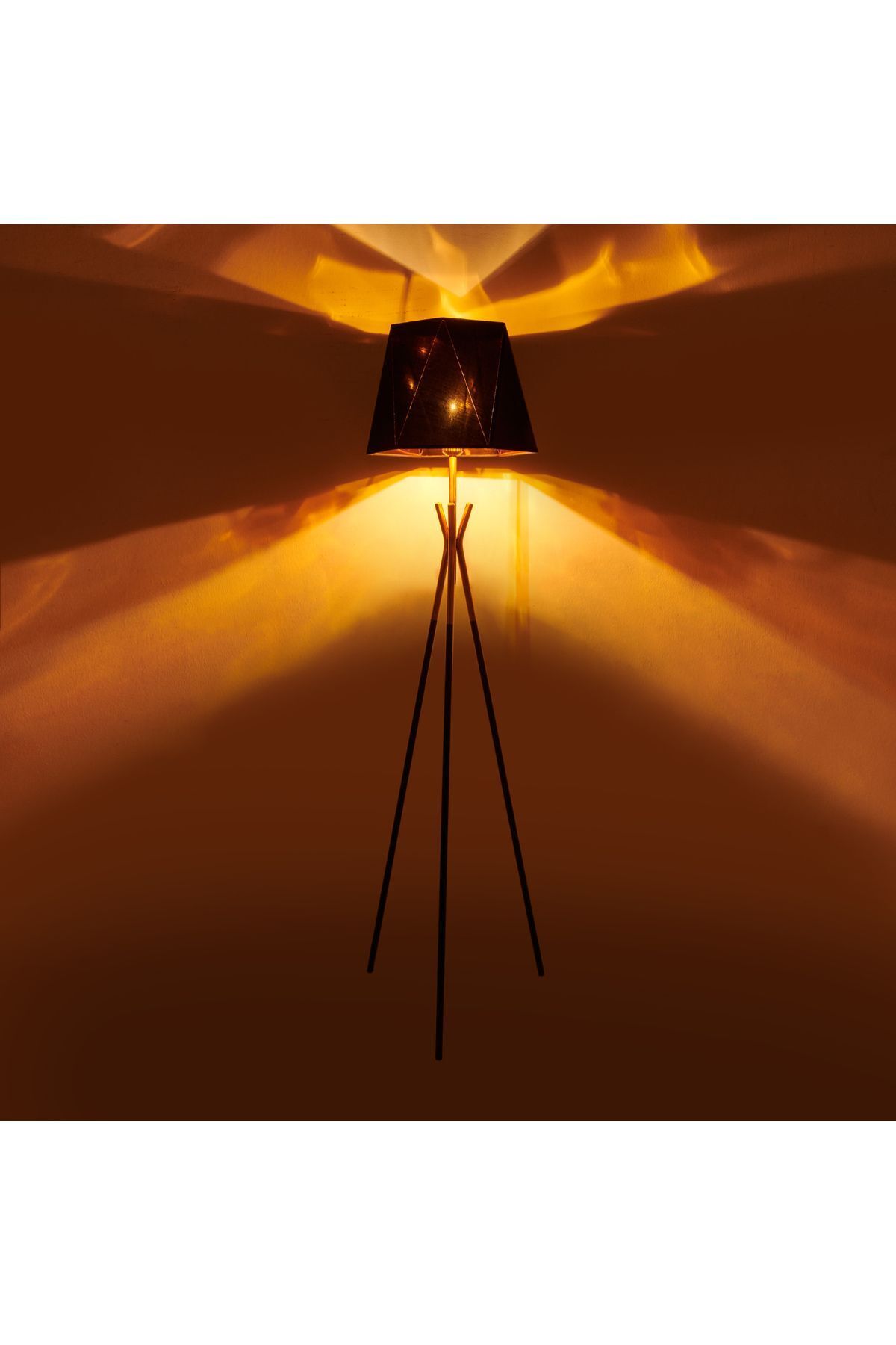 SerenityHaven Lighting Polda Lambader - Siyah / Altın - 157 cm