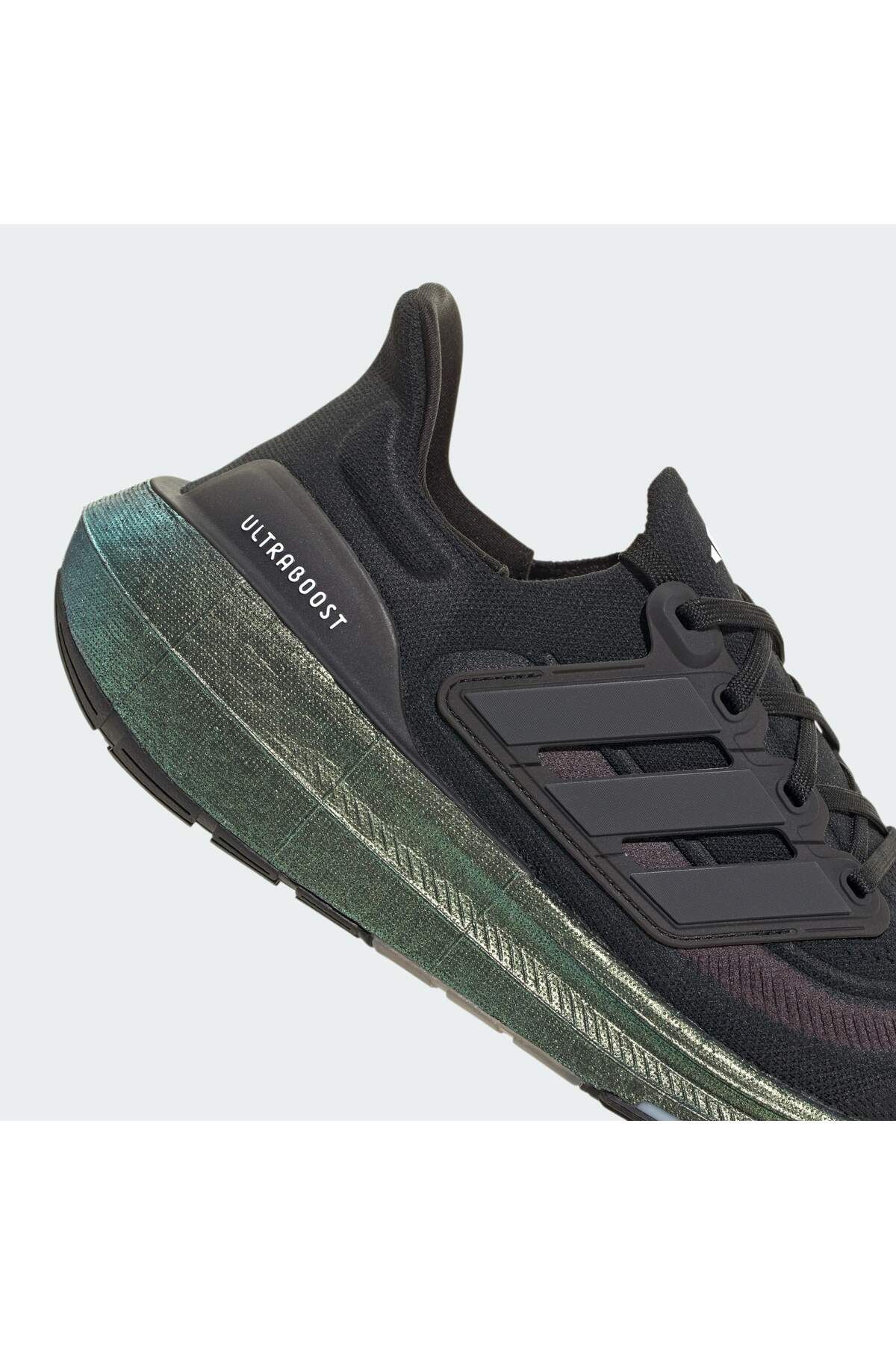 adidas نور ULTRABOOST