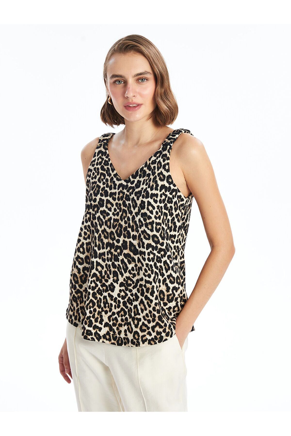 LC Waikiki V Yaka Leopar Desenli Askılı Kadın Bluz