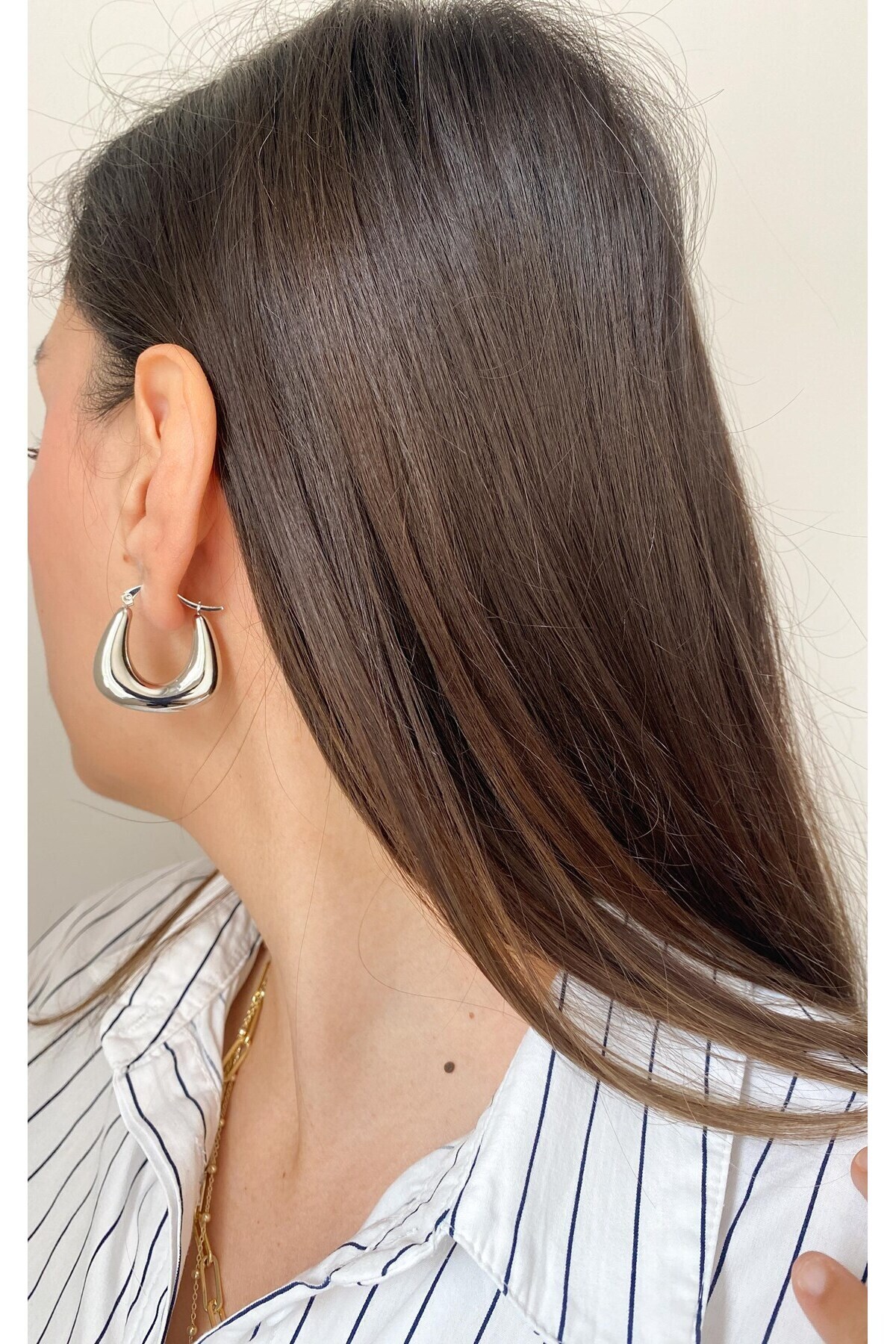 Sacha Accessories-Geometric Silver Hoop Earrings 4