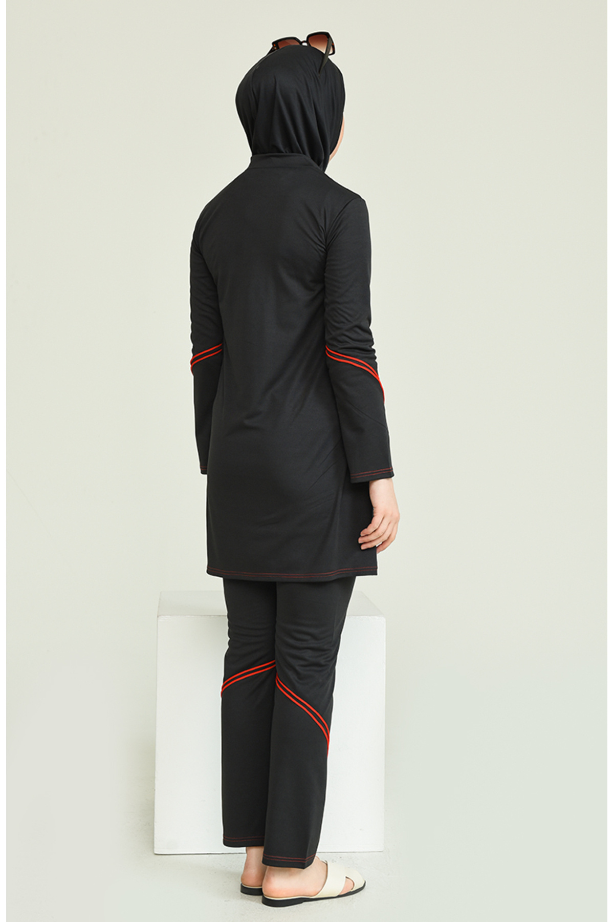 complete the look image