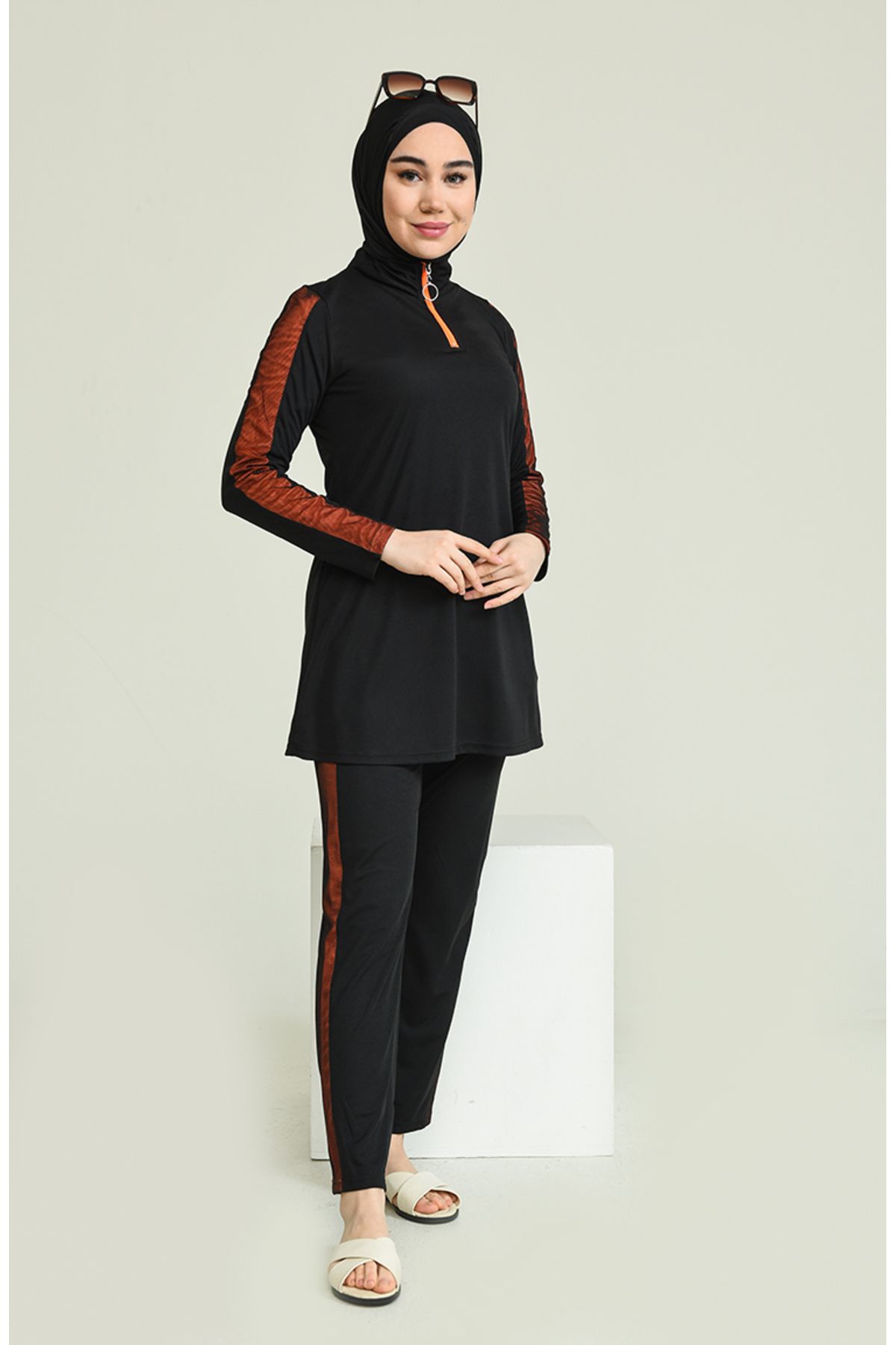 sefamerve-2207-02 Modell Mesh Schwarz Orange Hijab Badeanzug 2