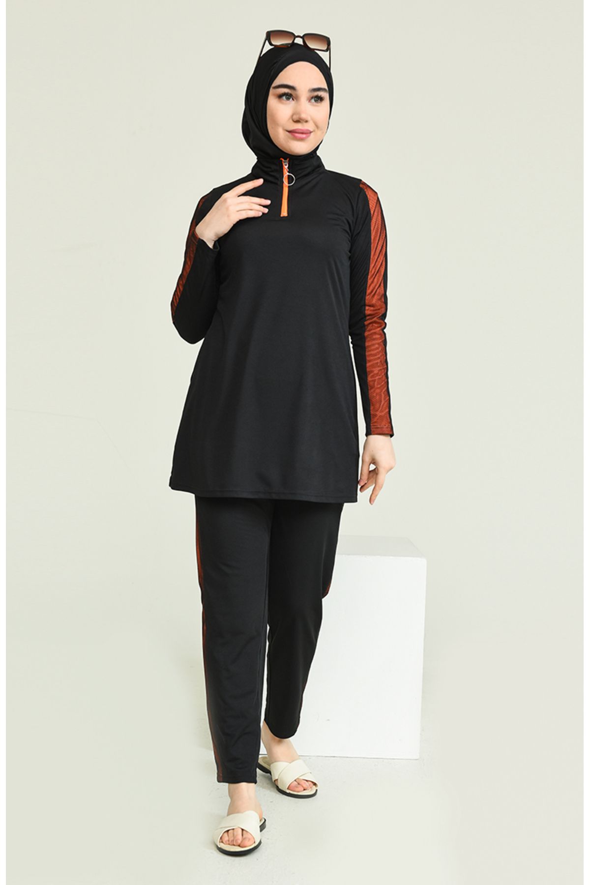 sefamerve-2207-02 Modell Mesh Schwarz Orange Hijab Badeanzug 1