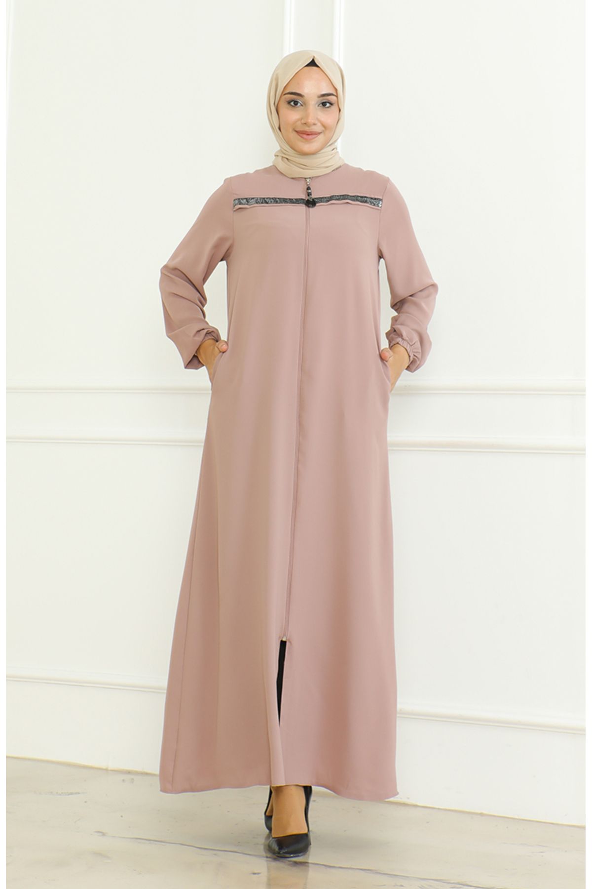 complete the look image