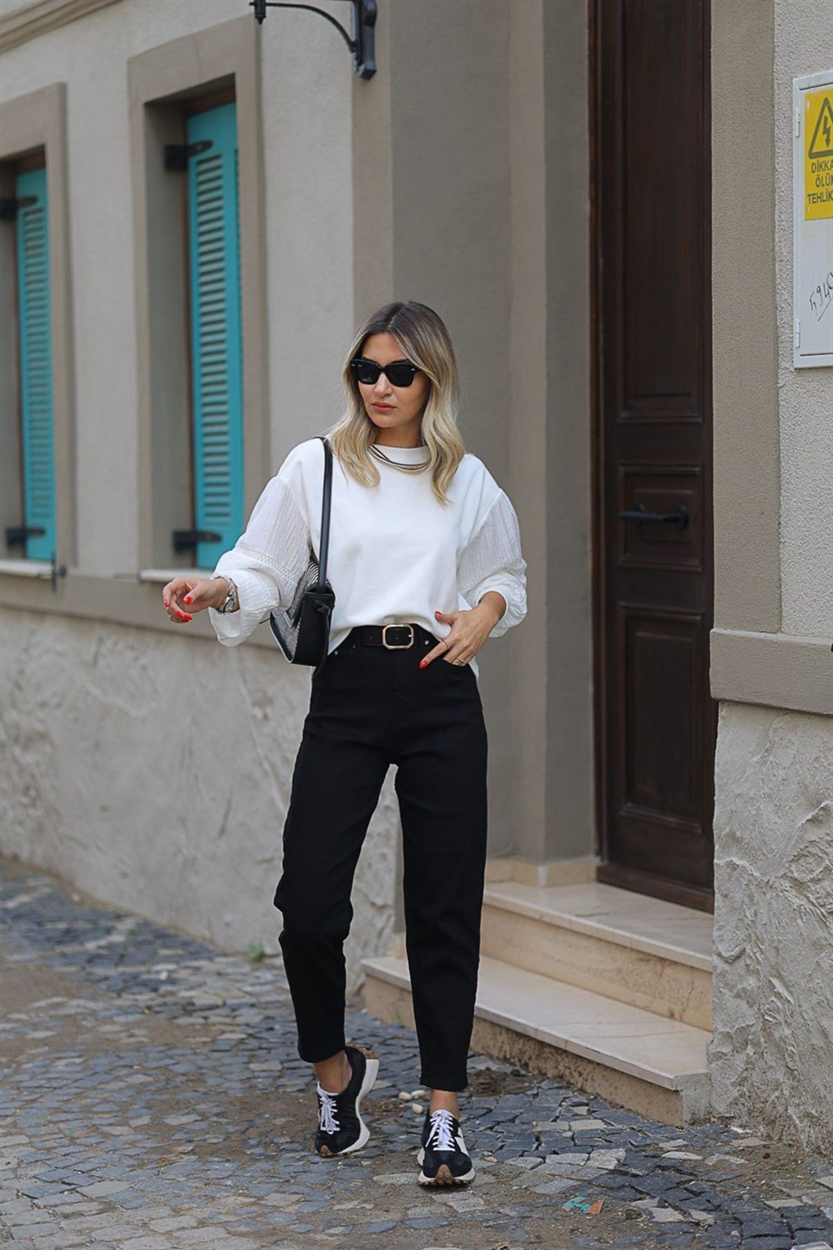 WODDİ Duryn Kadın Siyah Tanya Siyah Mom Likralı Rahat Kesim Kadın Jeans Pantolon