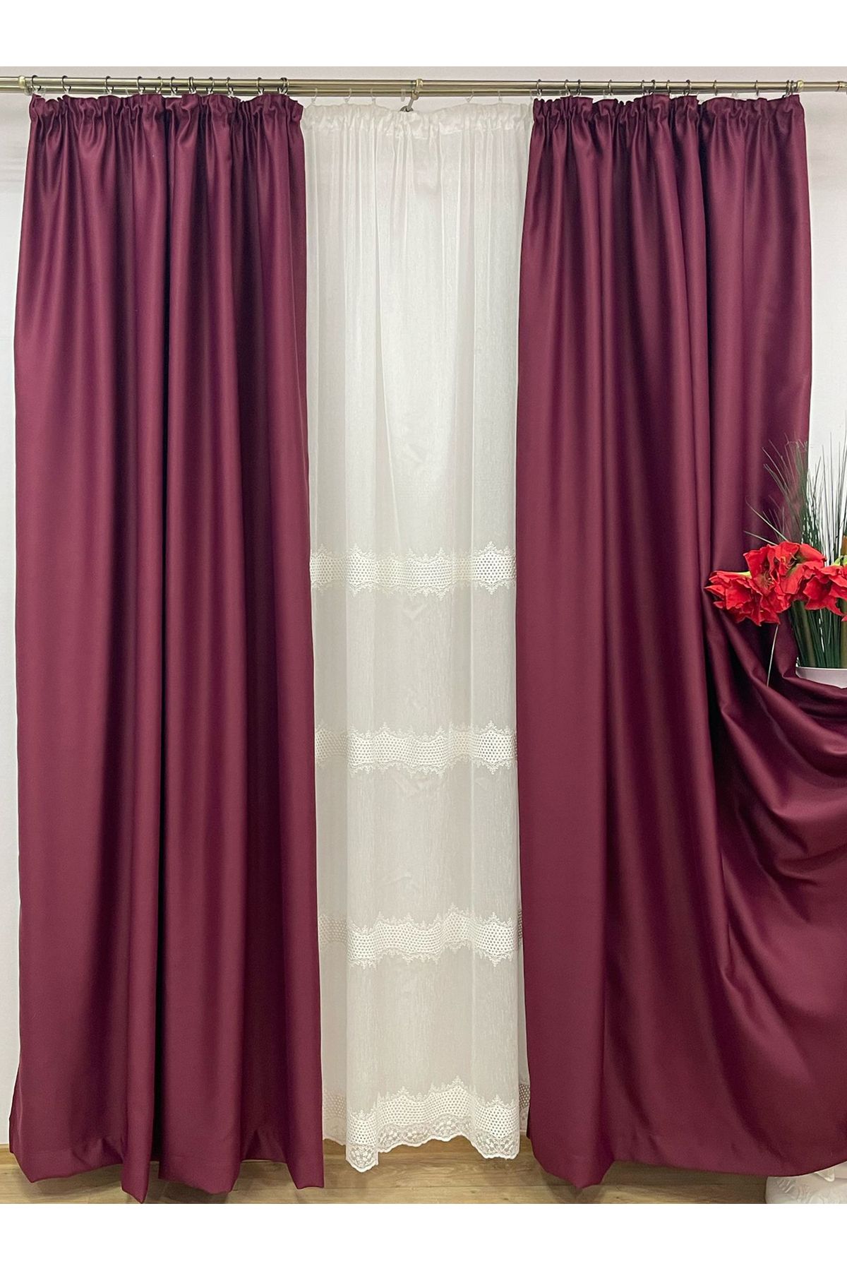 Liz Line-Set doua draperii blackout, ruby, "Monocrom Signature" by Liz Line, cu rejansa 2x140x245 DR714 1