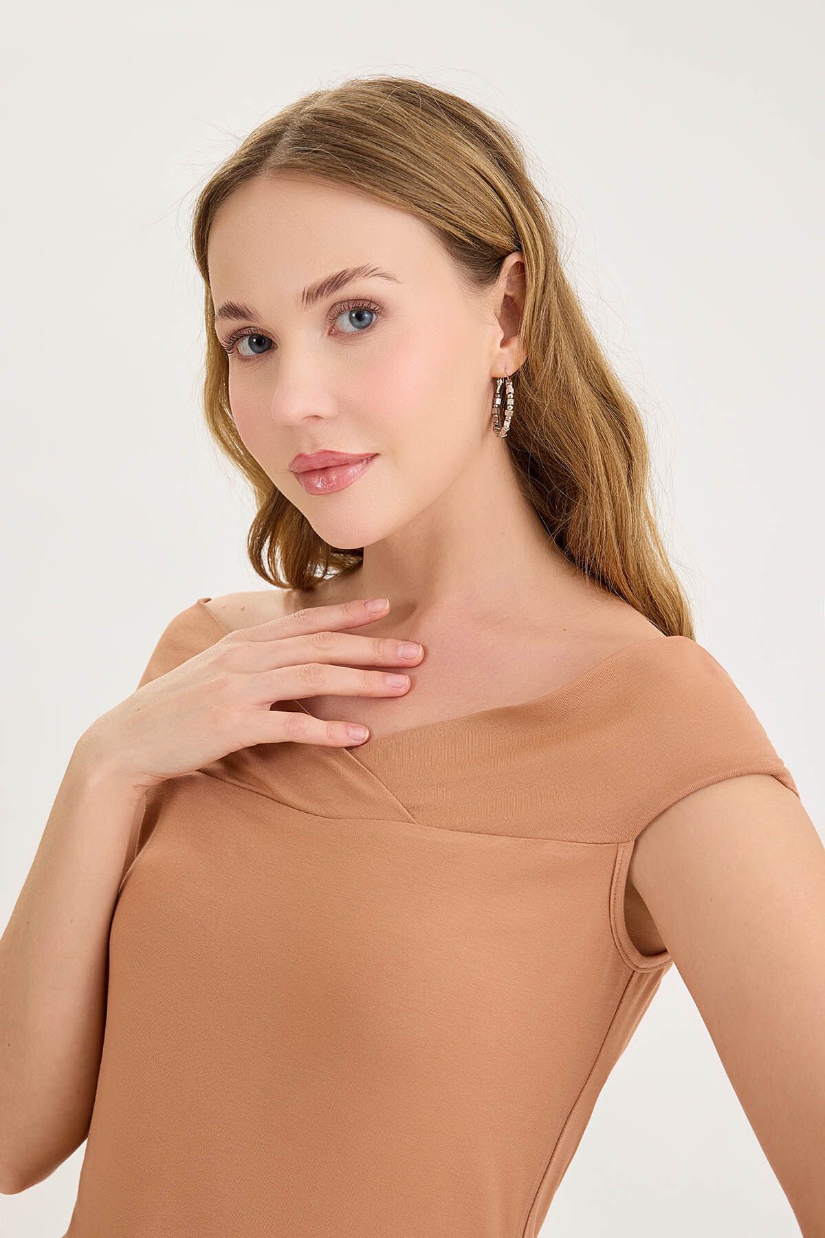 Vitrin-Boat Neck Blouse 3