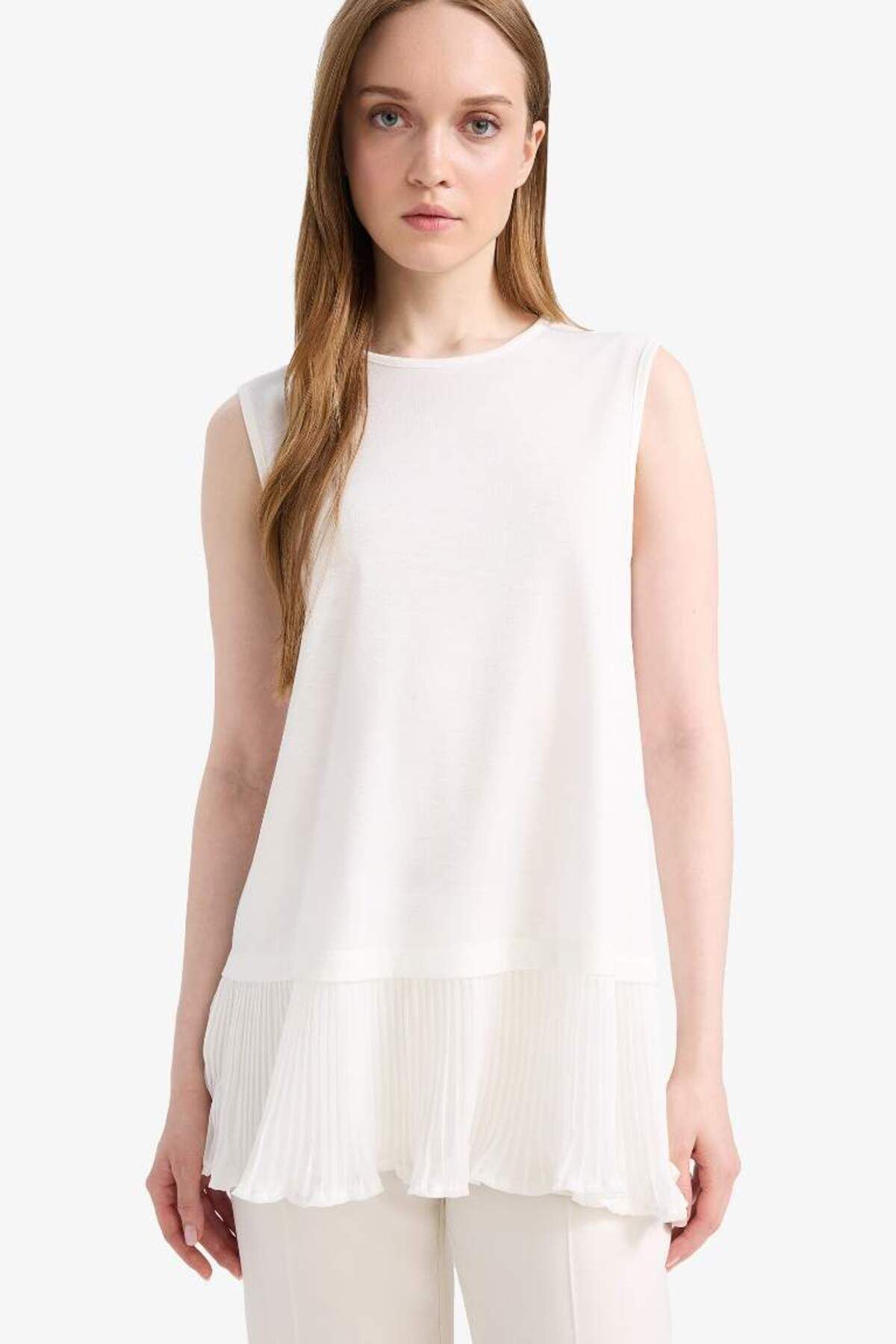 DeFacto-Regular Fit Rundhalsausschnitt Basic Plain Ärmellose Tunika F4754ax25sp 4