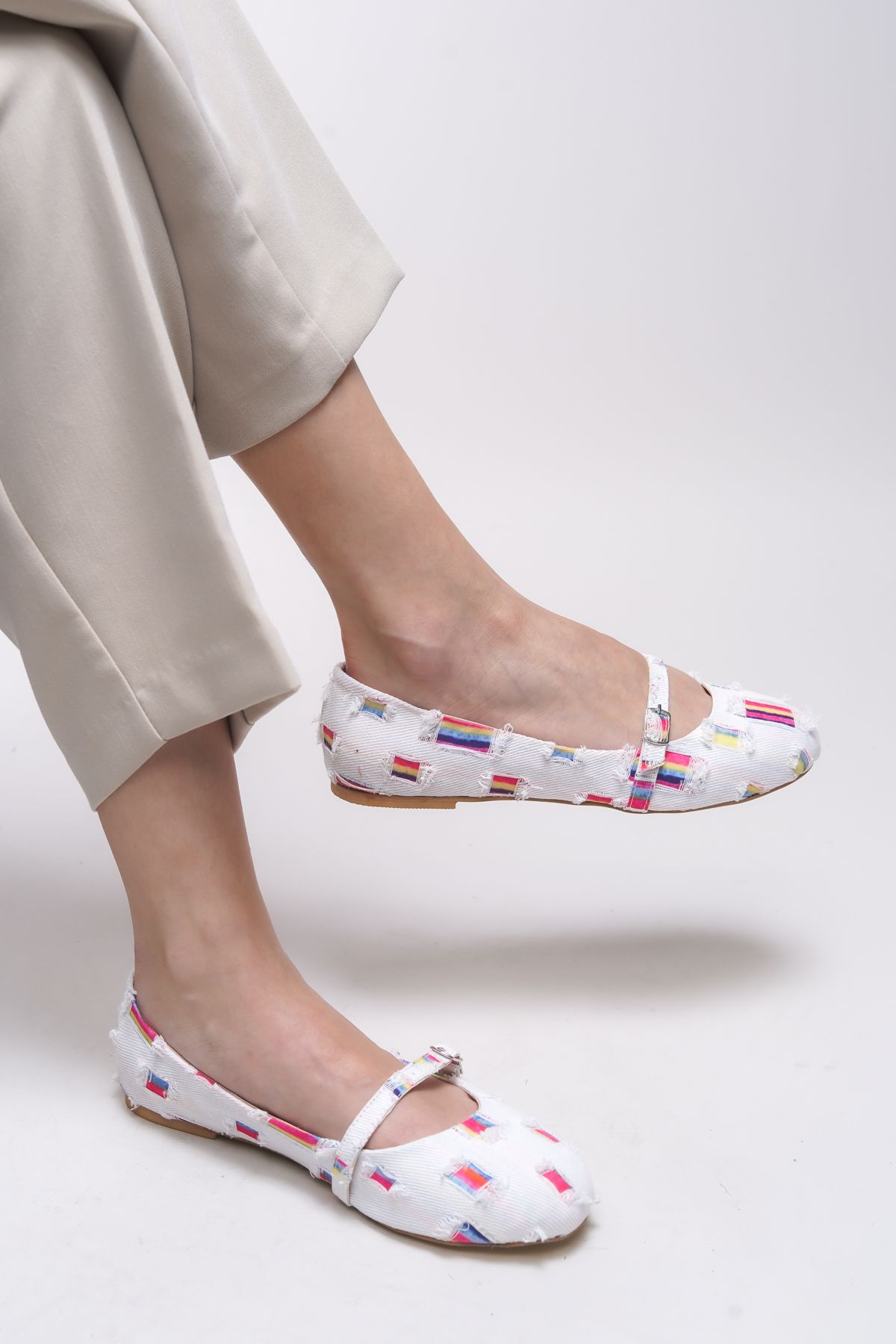 Riccon-Ghessinu Women's Ballerinas 0012230   White Jeans 3