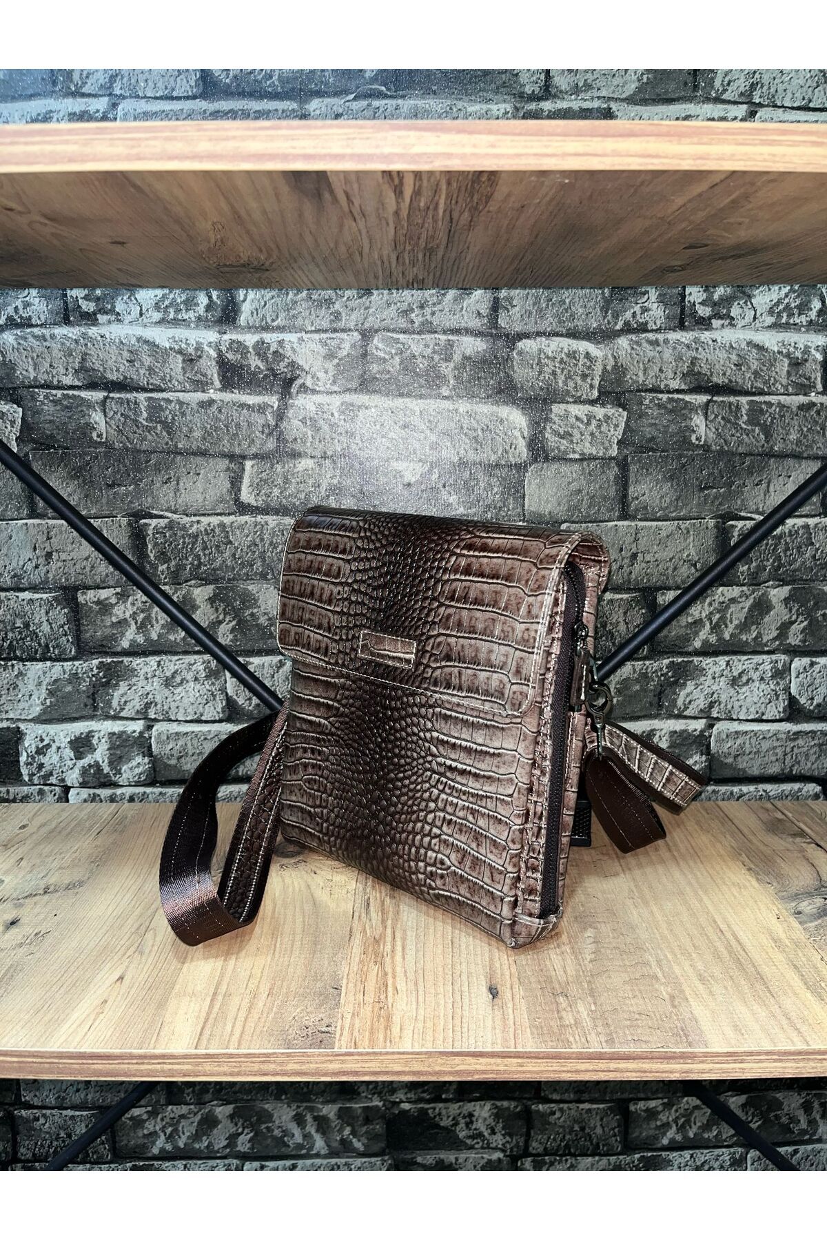 VELORA erkek postacı