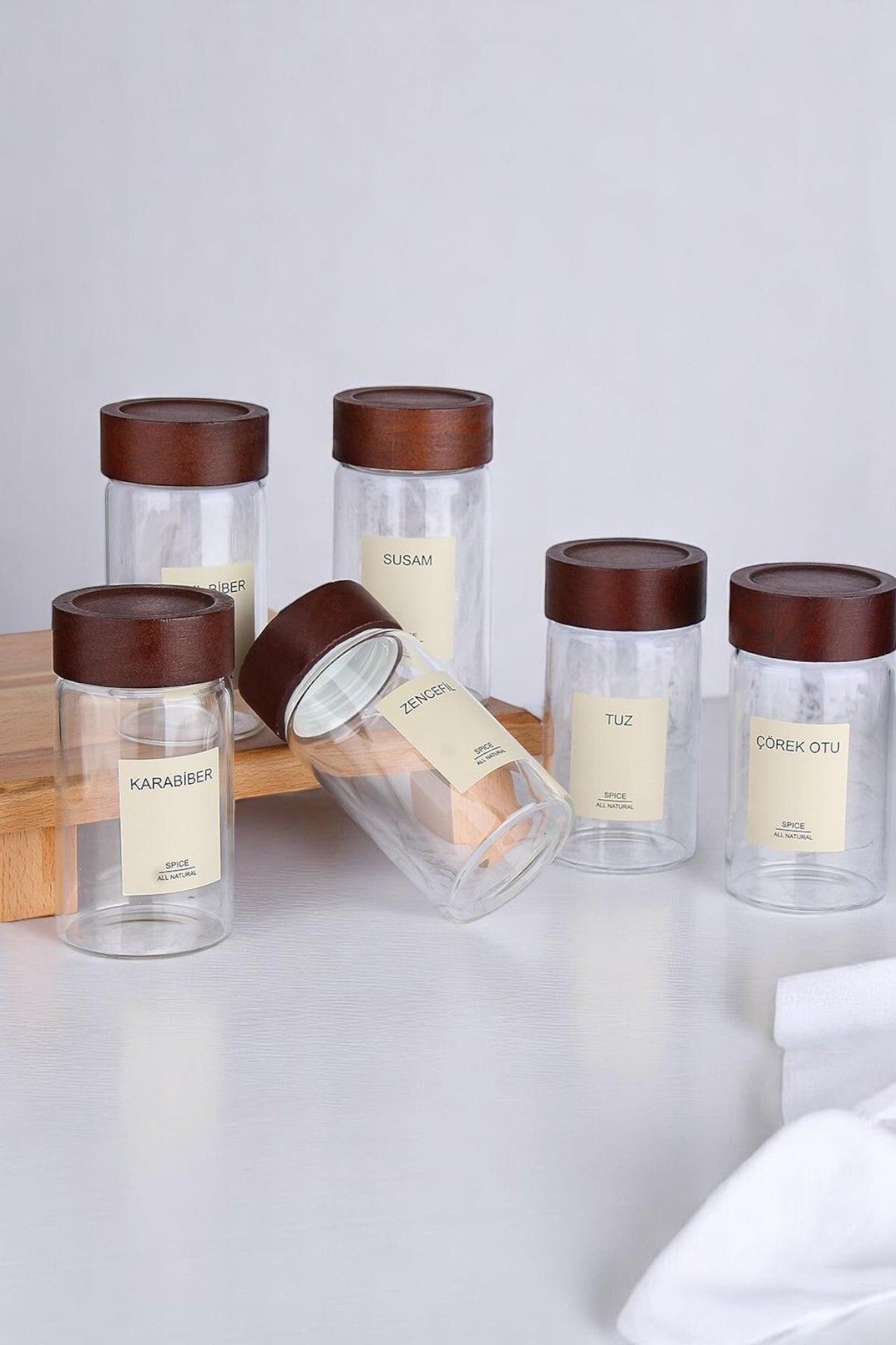 Mirilliahome 6'lı Akasya Kapaklı Borosilikat Cam Baharatlık Takımı – 300 ml