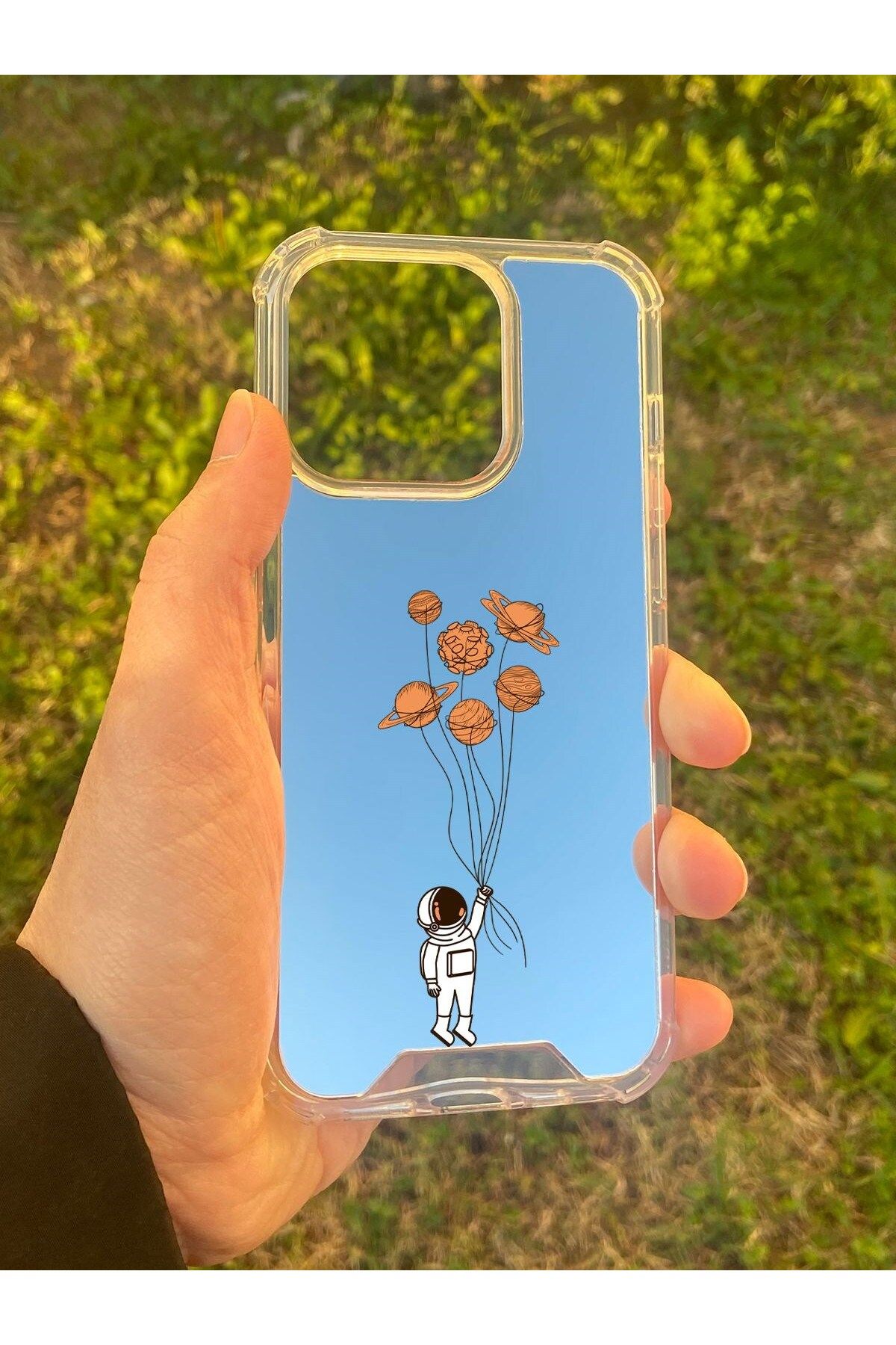 blueb İphone 14 Pro Uyumlu Aynalı Astronot Desenli Darbe Kamera Korumalı Silikon Telefon Kılıfı