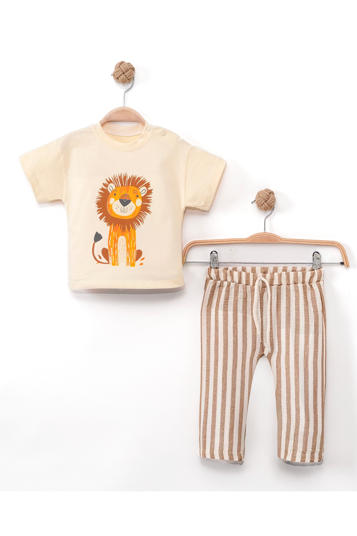 Bolly Baby Aslan Baskılı Çizgili Müslin Pantolonlu 6-24 Ay Kısa Kollu Yazlık Erkek Bebek Takım fotoğrafı 2 (önizleme)