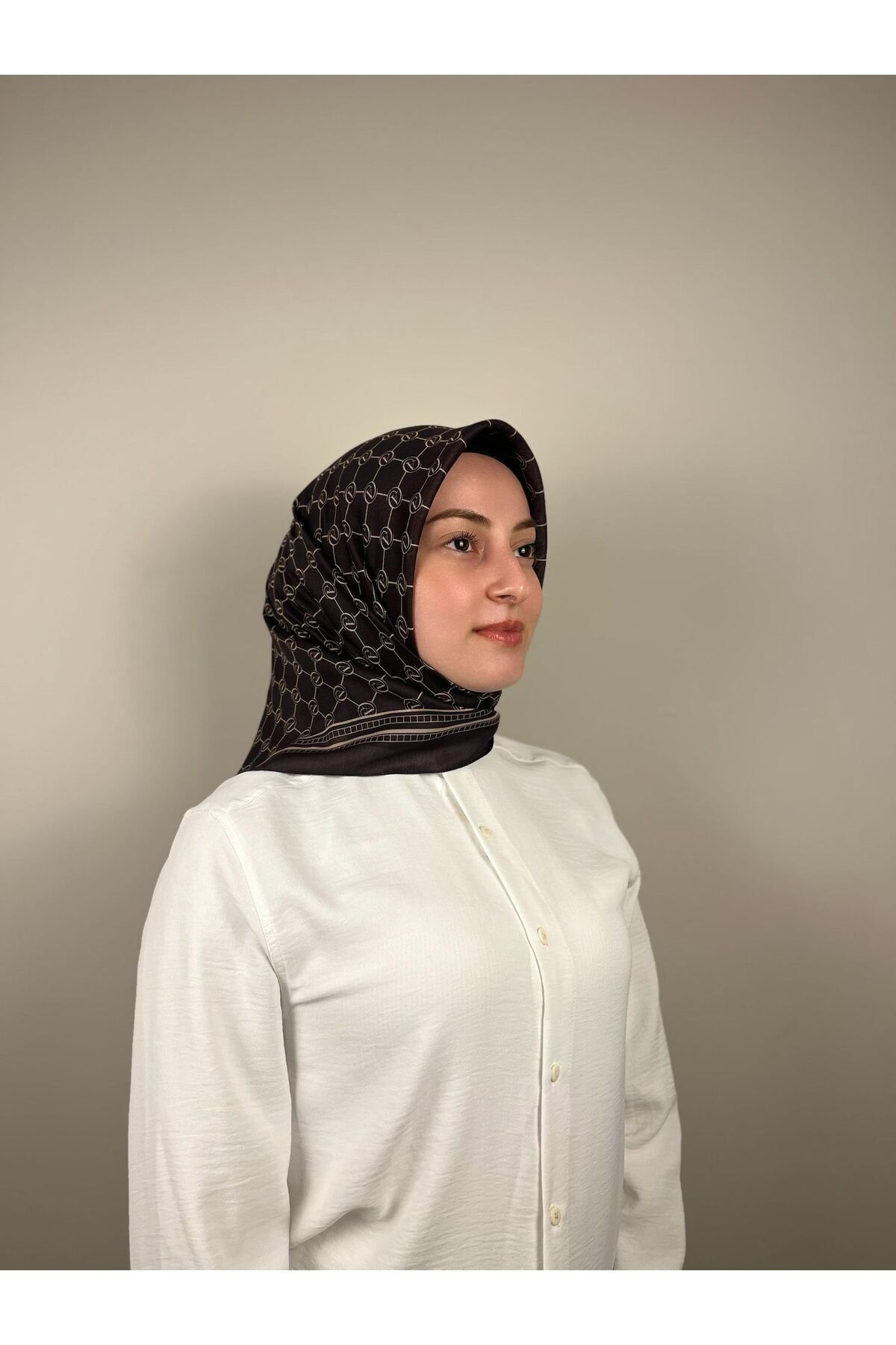 Azrina Monogram Desen Soft Eşarp