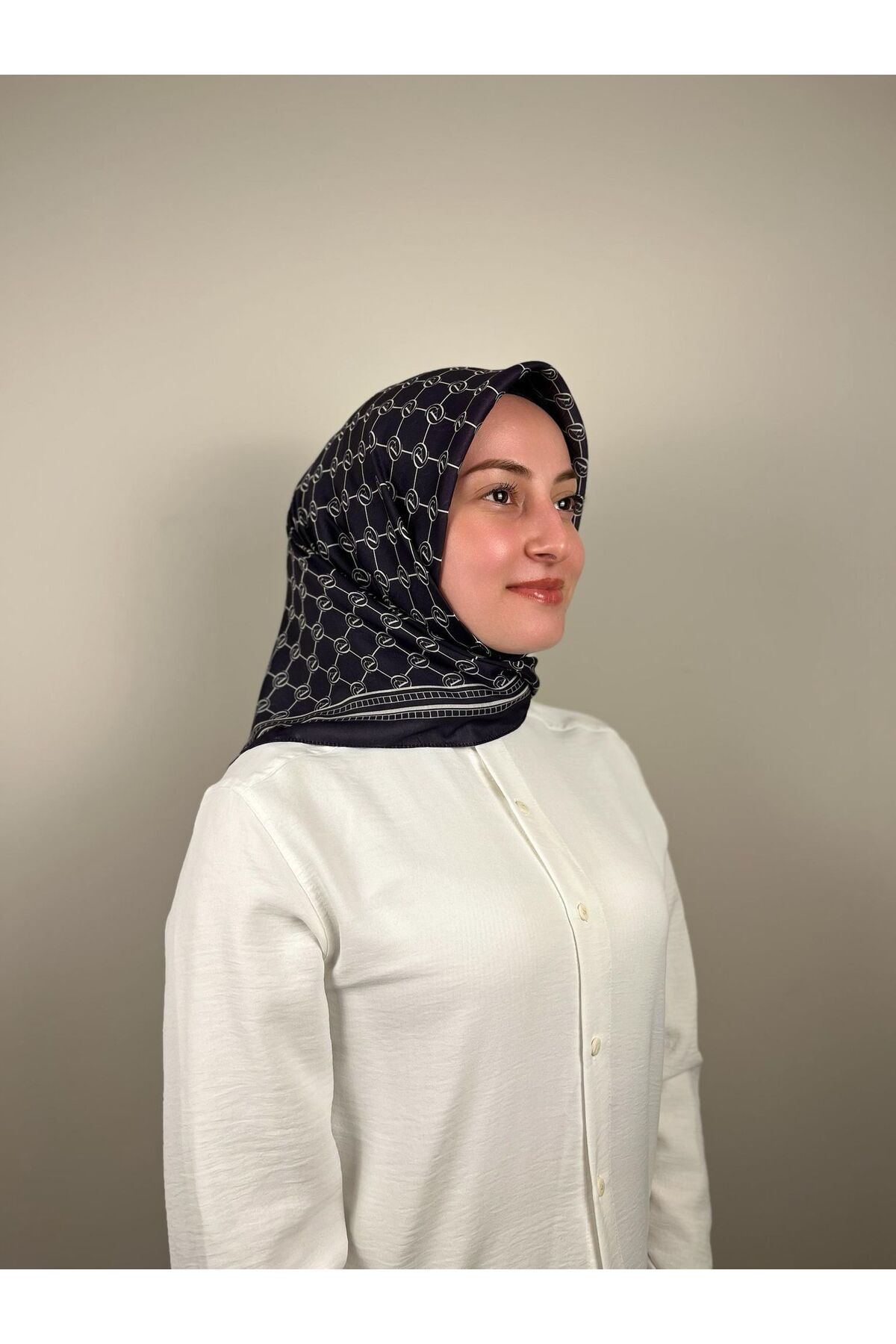 Azrina Monogram Desen Soft Eşarp