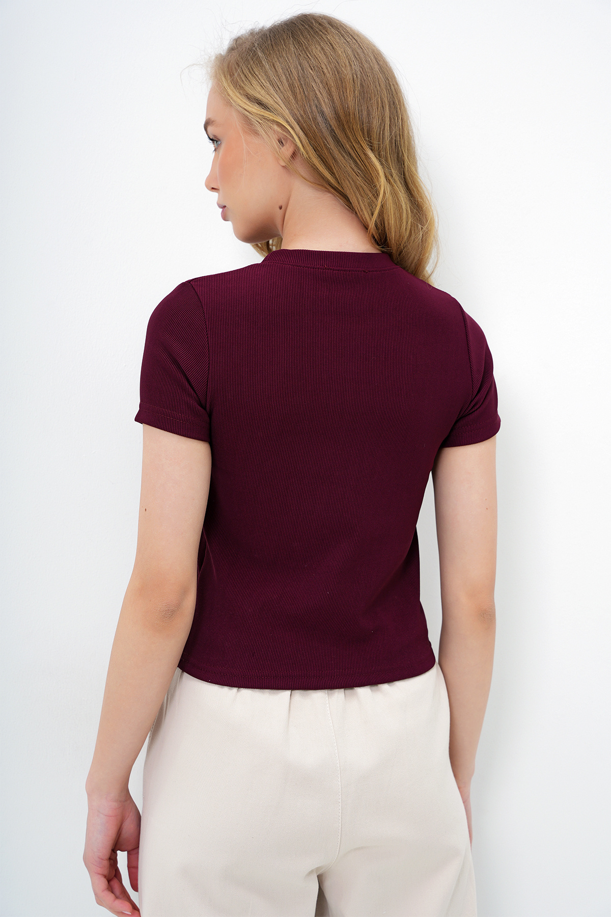 Trend Alaçatı Stili-Women's Burgundy Crew Neck Pearl Buttoned Ottoban Crop Blouse Alc-X13918 5