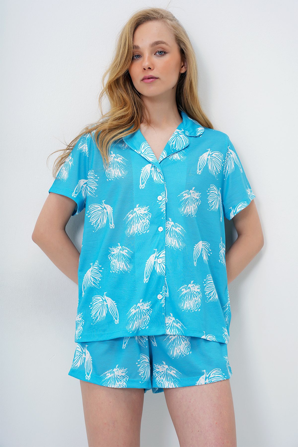 Trend Alaçatı Stili Blaues Pyjama-set Aus Gestricktem Baumwollhemd Und Shorts Mit Blumenmuster für Damen - 40