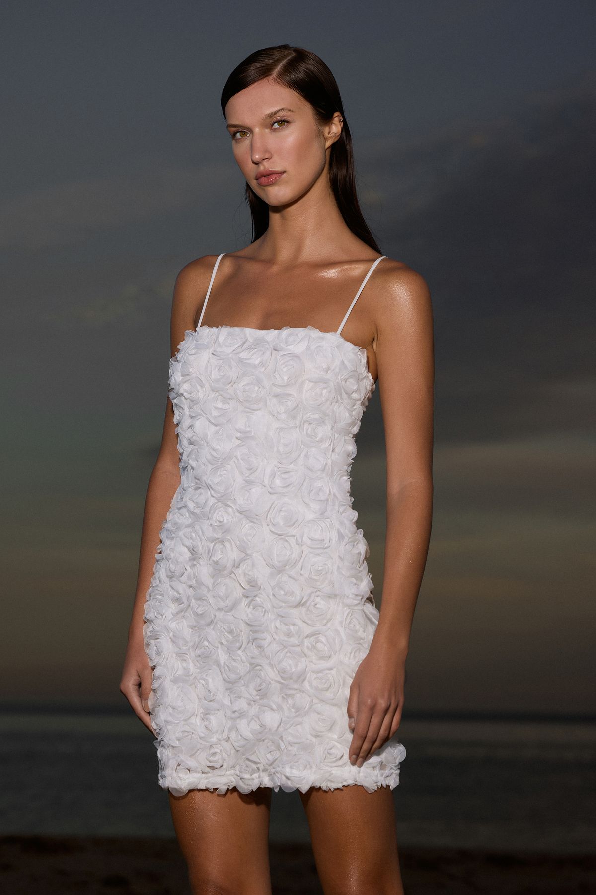Trendyol Collection Biała 3d Róża Aplikacja Szczegół Ślub/małżeństwo Elegancka Suknia Wieczorowa Sukienka Na Ukończenie Szkoły Kobieta - 34