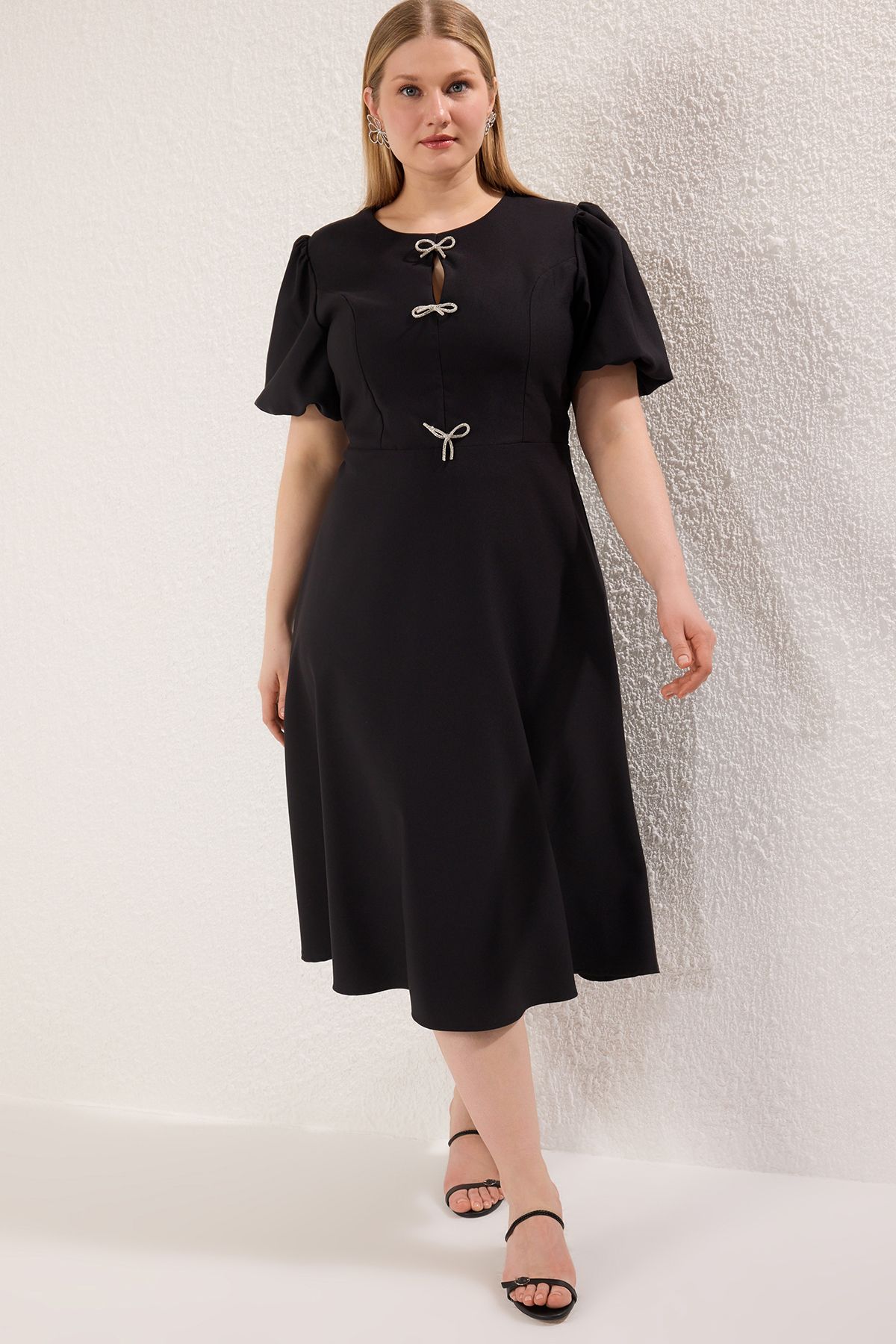 Trendyol Curve-Rochie neagră cu țesut cu fundă în linie A TBBSS25AH00224 2