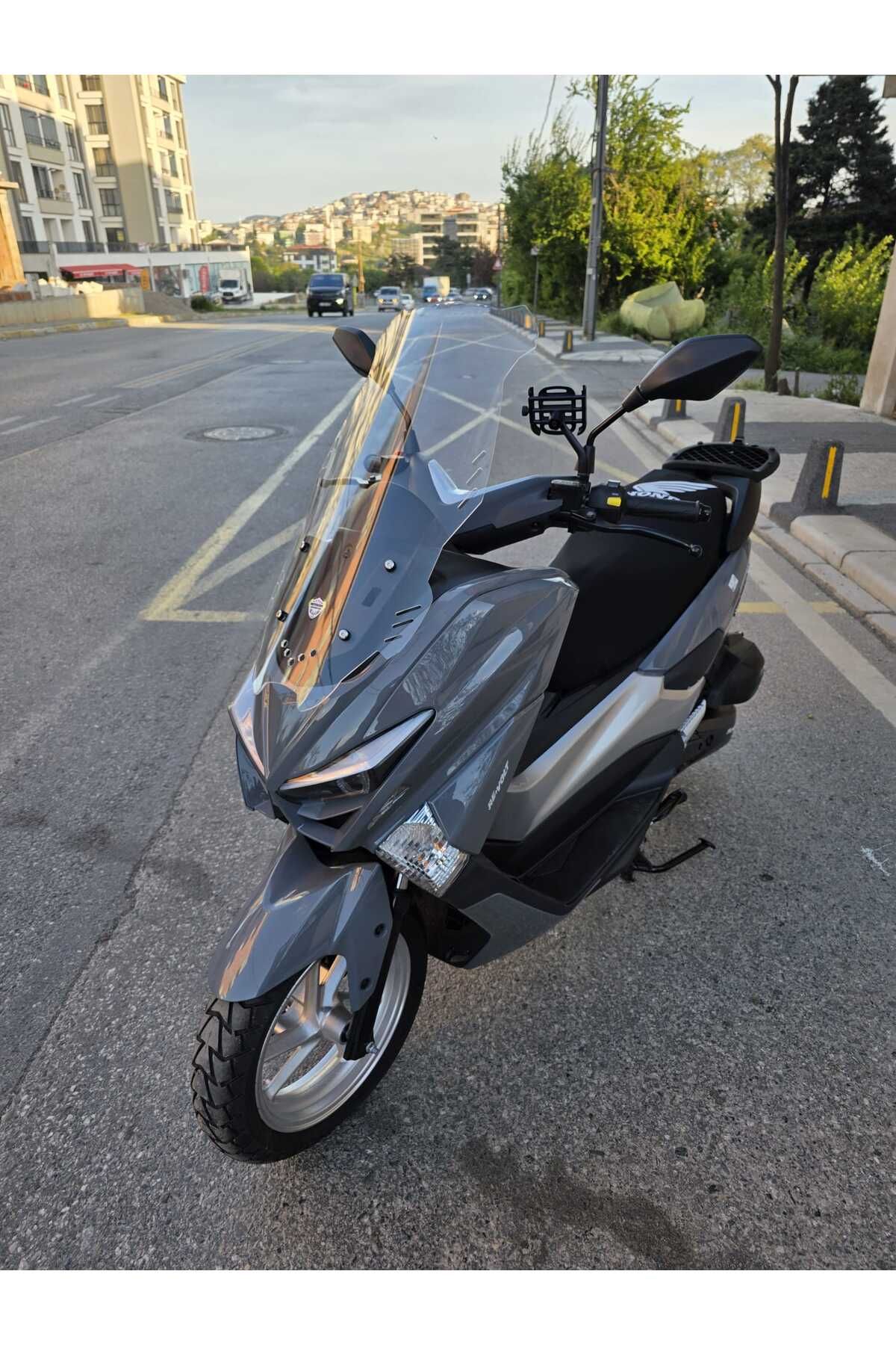 Revolt RSX4 Siperlik Ön Cam 2022-2025 Model 65cm Şeffaf Renkli 4mm ORTA BOYLU