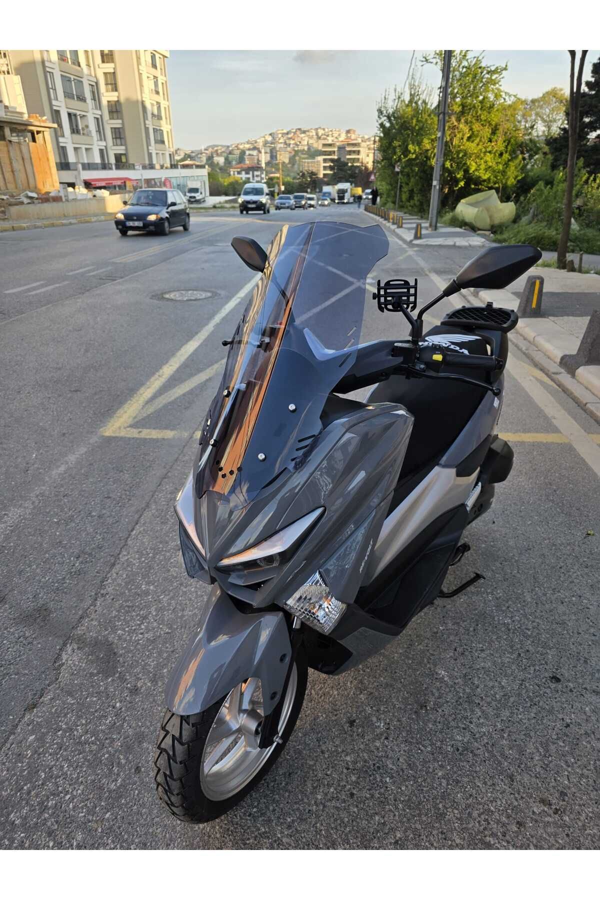 Revolt RSX4 Siperlik Ön Cam 2022-2025 Model 65cm Füme Renkli 4mm ORTA BOYLU