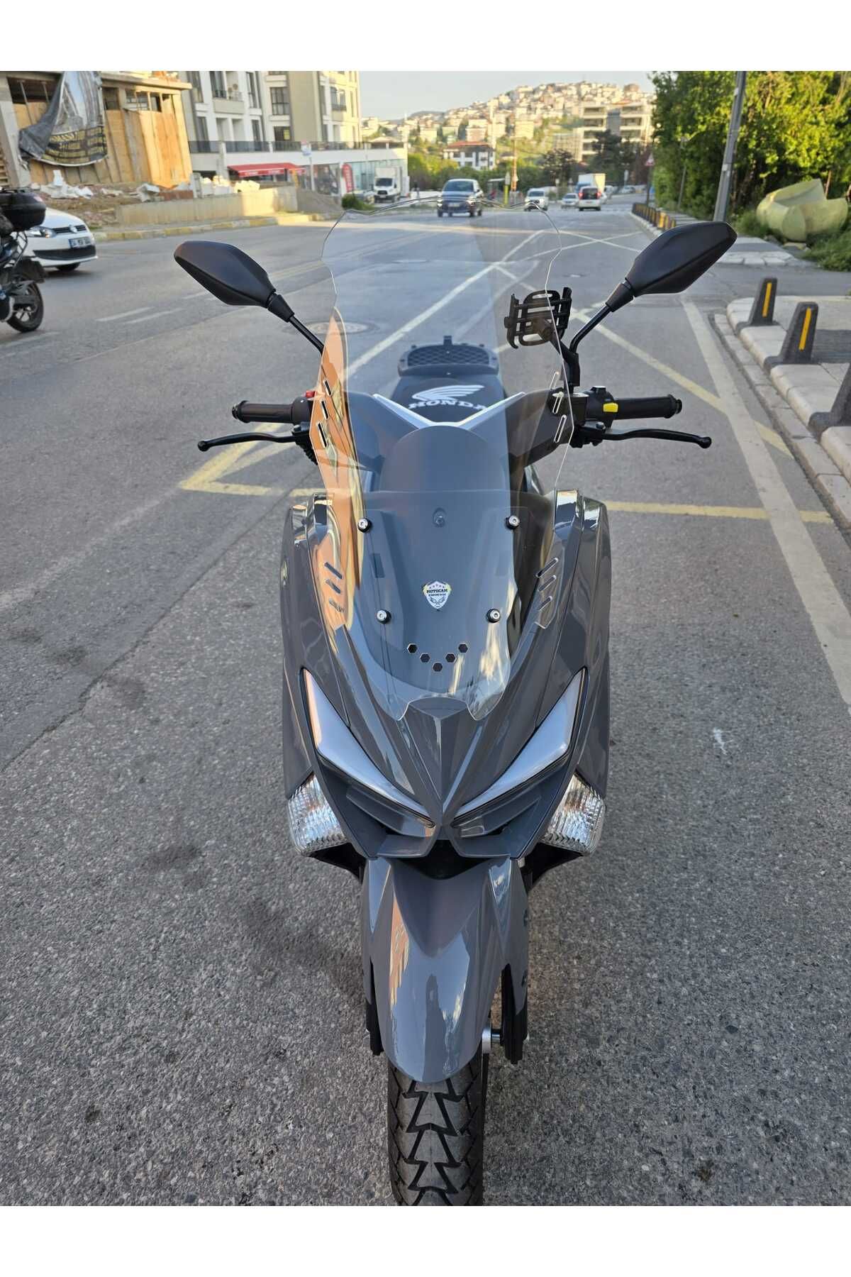 Revolt RSX4 Siperlik Ön Cam 2022-2025 Model 65cm Şeffaf Renkli 4mm ORTA BOYLU