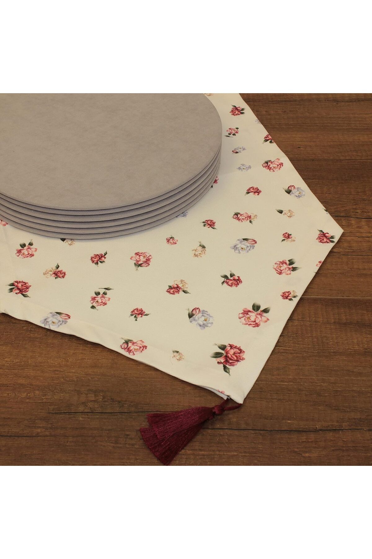 STOREMAX sellbuystore Gül Desenli Beyaz Zemin Arka Plan Dijital Baskılı Runner Amerikan Servis 40x150 cm