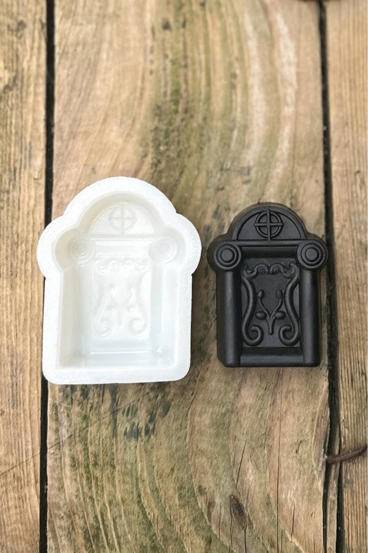 yenibagshop Concept Mezar Taşı Geyik Boynuzu Desenli Mum Kalıbı (Silikon) (1 Adet)