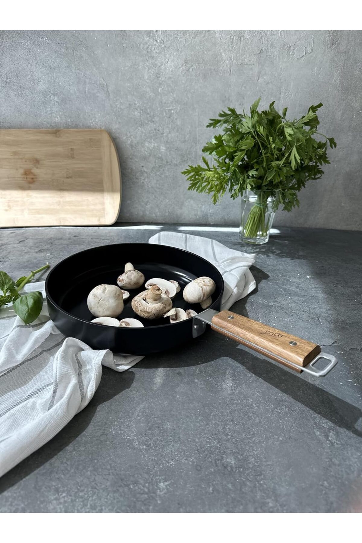 STOREMAX nffashopm Bien Black İndüksiyonlu Tava Akasya Ağacı Saplı 24 cm storestarx 1051353