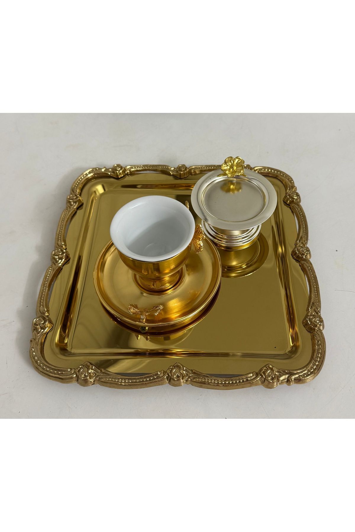 SEVA ÇELİK ÇELİK GOLD RENK 1 ADET KARE KENARI ÇERÇEVELİ SERVİS VE SUNUM TEPSİSİ