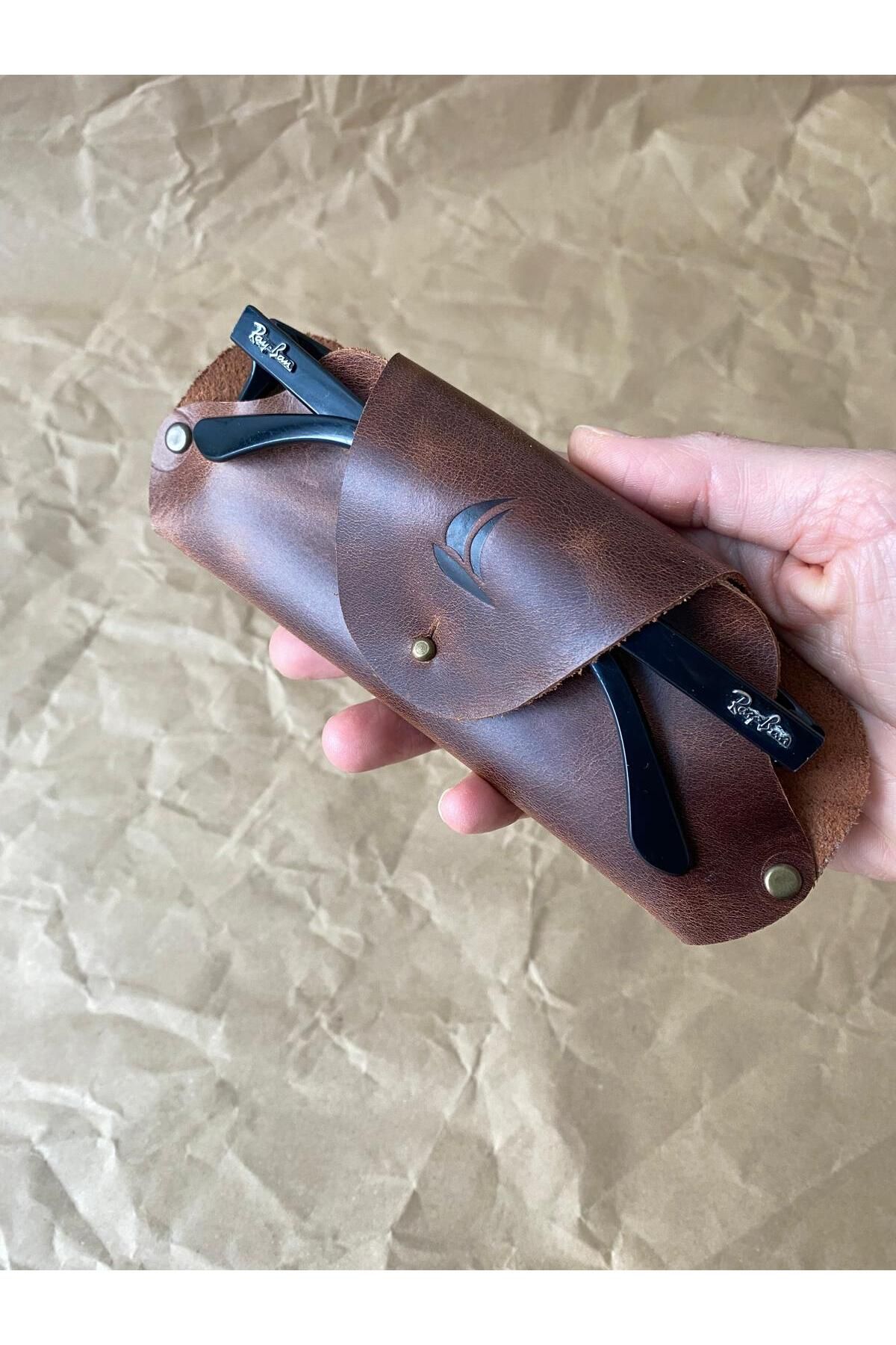 ALESTA LEATHER (isim yazıyoruz) El Yapımı Hakiki Deri Gözlük Kılıfı