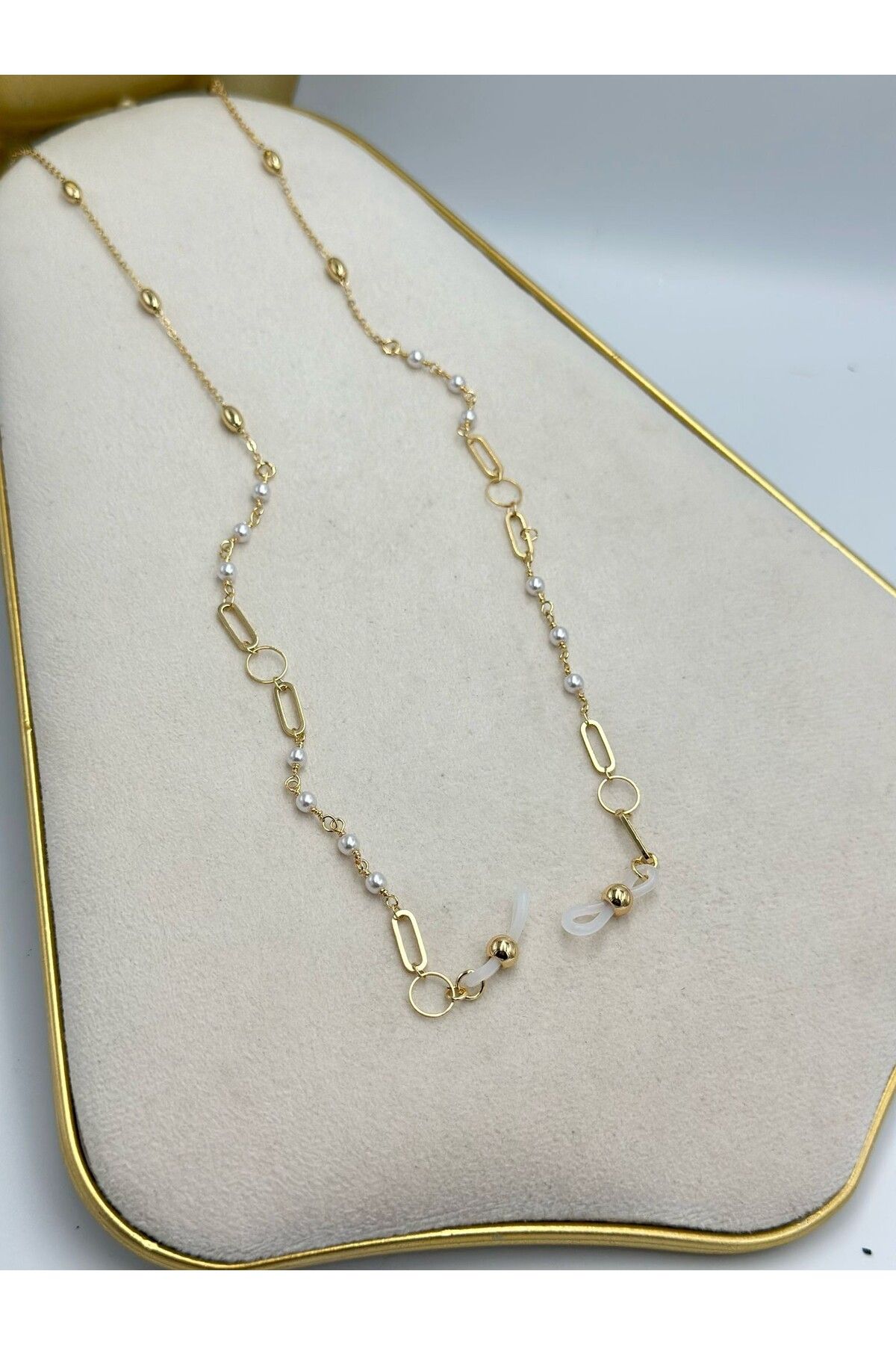 MyladyAccessoriess İnci Ve Zincir Detay Altın Kaplama Gözlük İpi