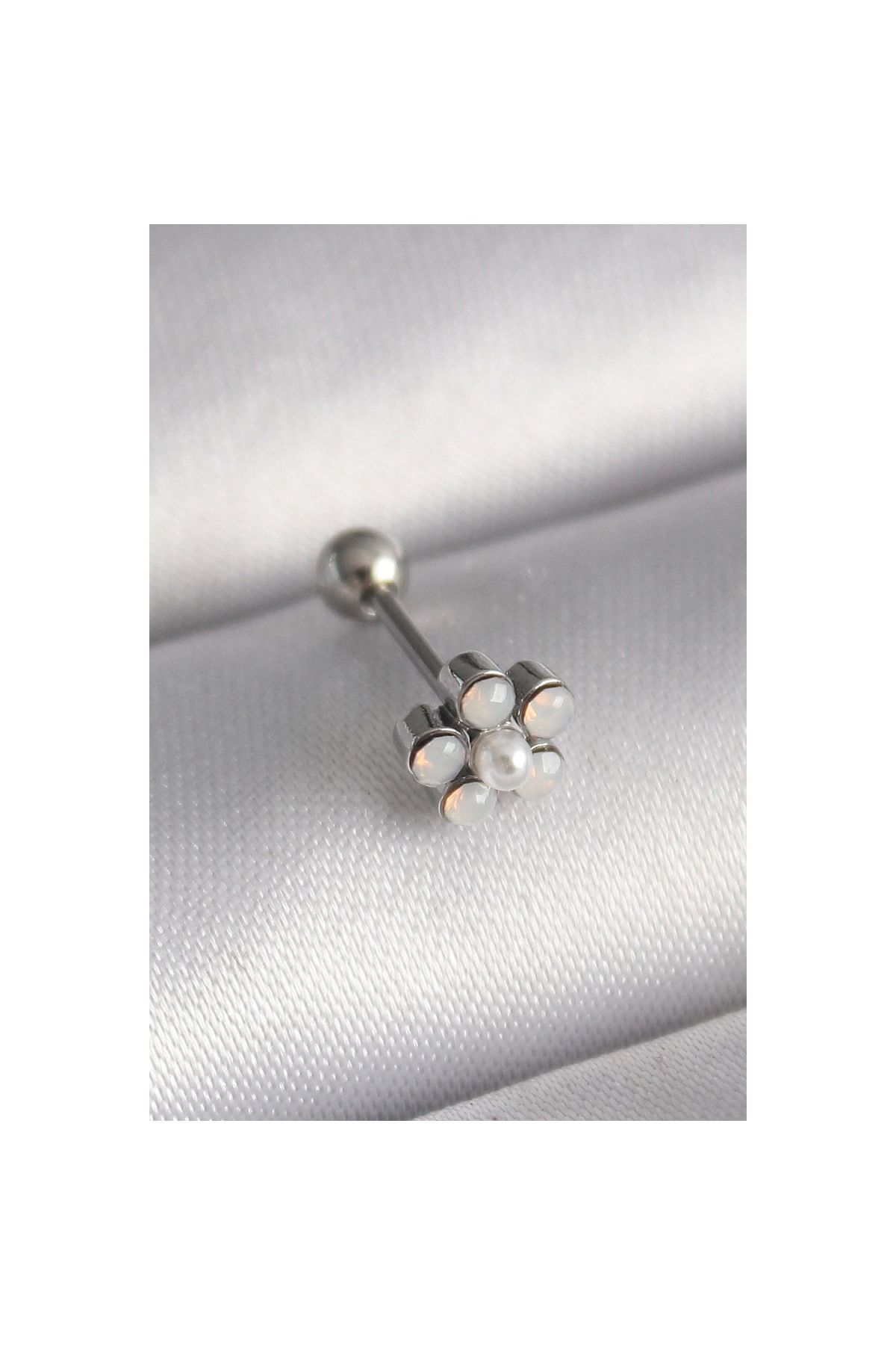Marsilyan 316L Çelik Gümüş Renk Zirkon Taşlı Çiçek Model Tragus Piercing - TJ-PR1283