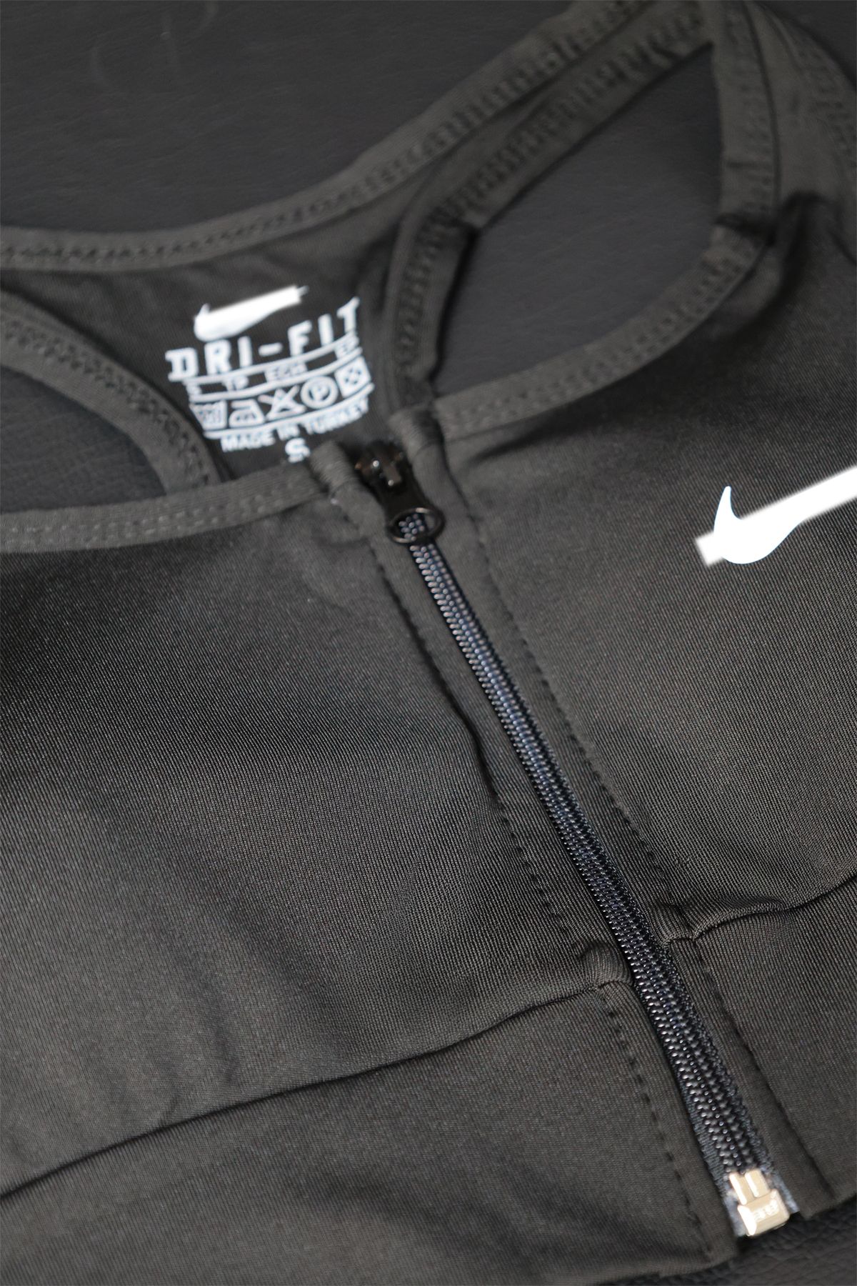 Zec Style Fermuar Detaylı Markalı Spor Crop