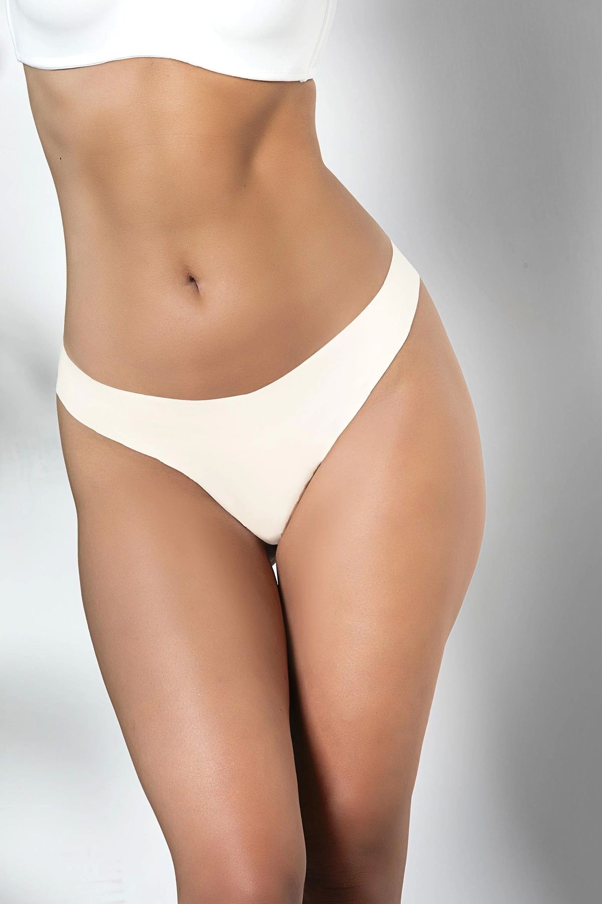 pilelistore 3'lü Paket Dikişsiz, Iz Yapmaz, Lazer Kesim, String Külot Ekru (MGP21262)