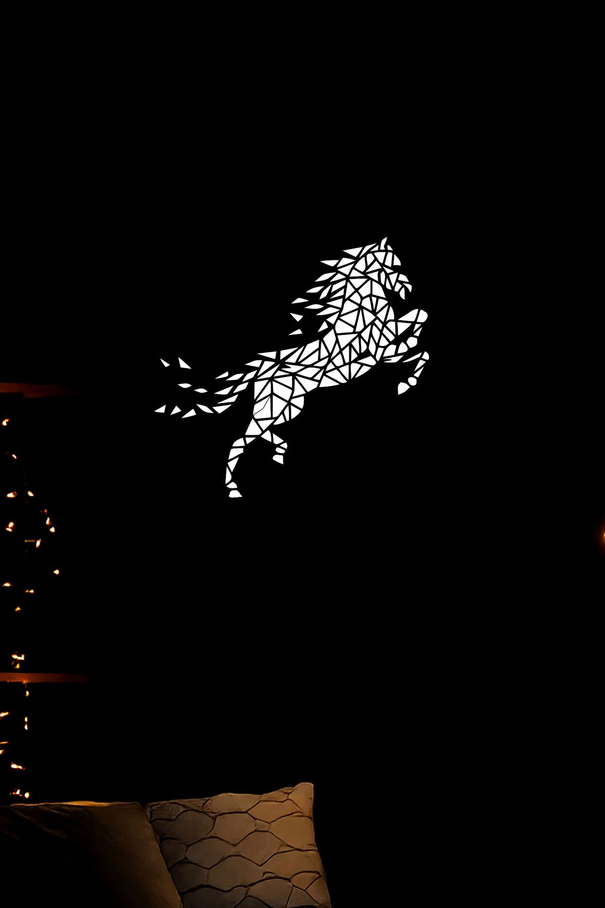 Angels Passion Geometrik At Figürlü Reflektörlü Pleksi Duvar Dekoru